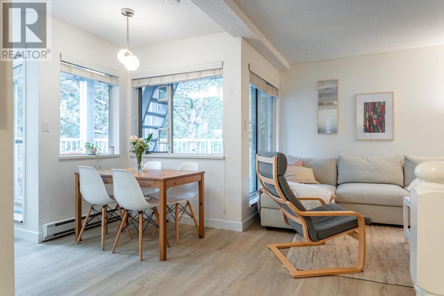 Listing Picture 7 of 31 : 34 7345 SANDBORNE AVENUE, Burnaby / 本拿比 - 魯藝地產 Yvonne Lu Group - MLS Medallion Club Member