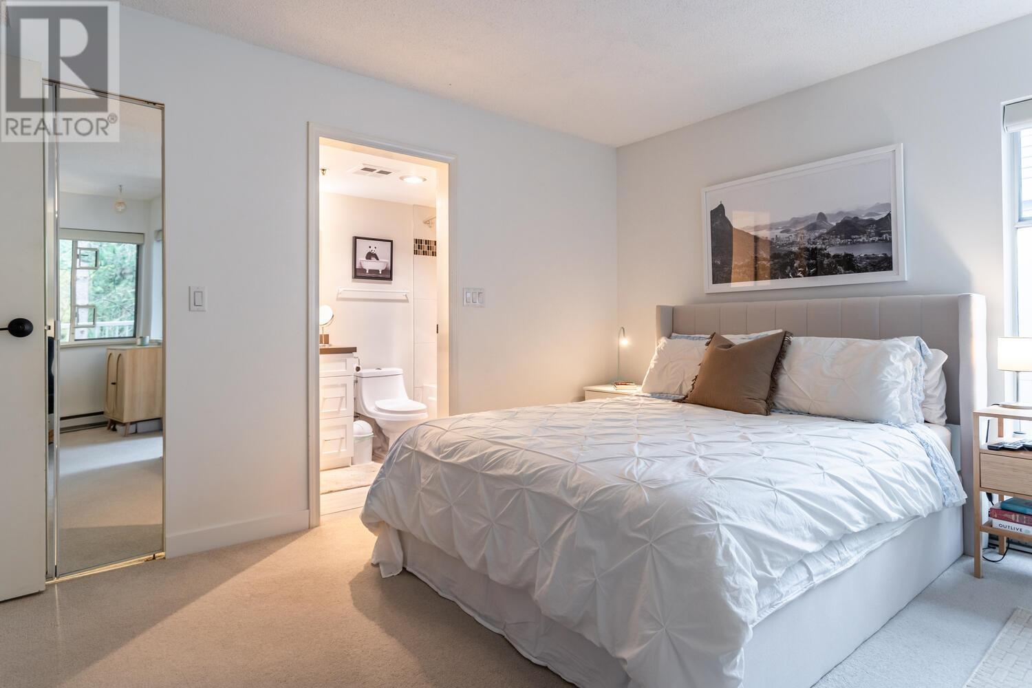 Listing Picture 16 of 31 : 34 7345 SANDBORNE AVENUE, Burnaby / 本拿比 - 魯藝地產 Yvonne Lu Group - MLS Medallion Club Member