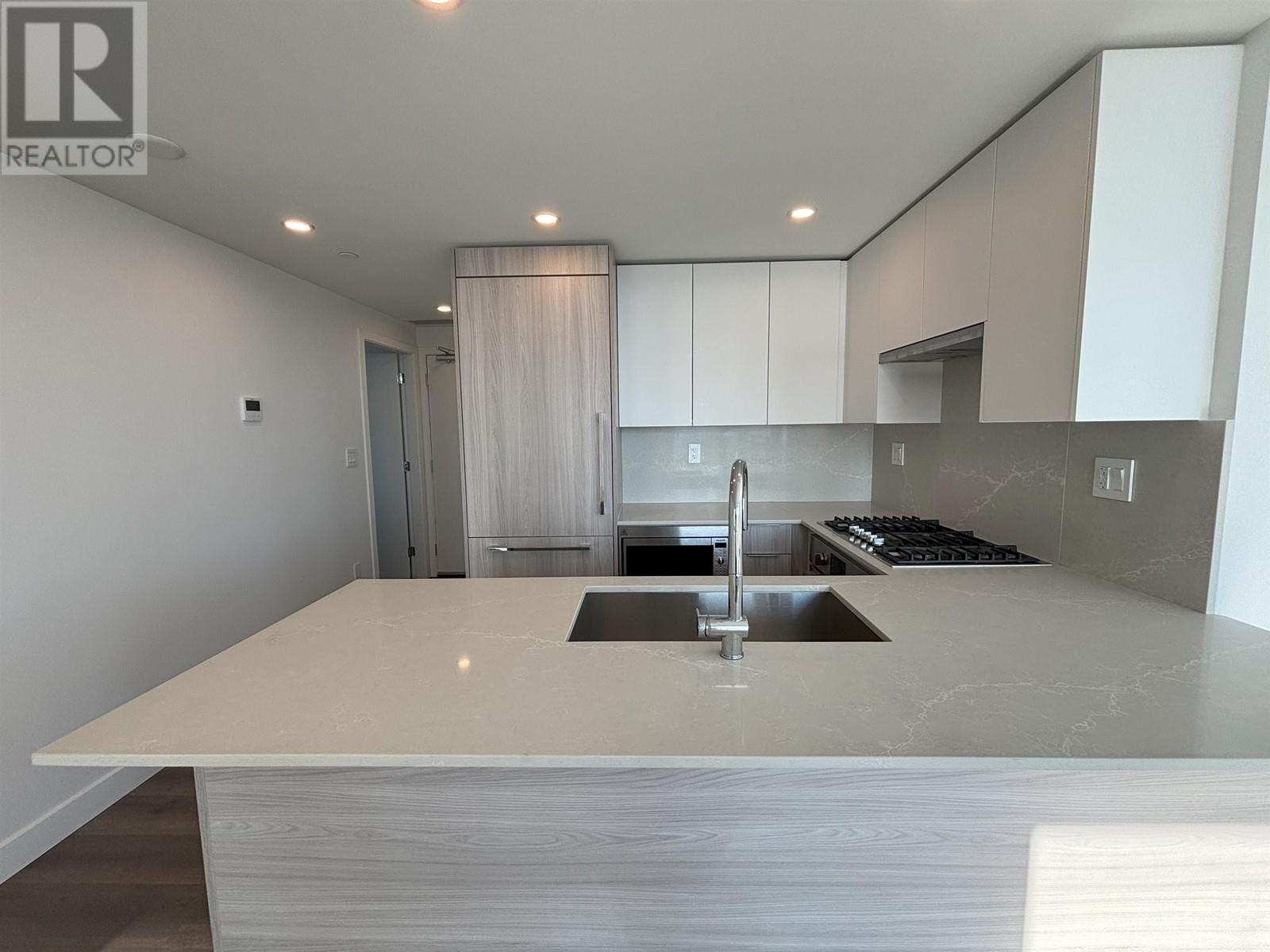 1702 901 Lougheed Highway, Coquitlam, British Columbia  V3K 3T3 - Photo 4 - R2974187