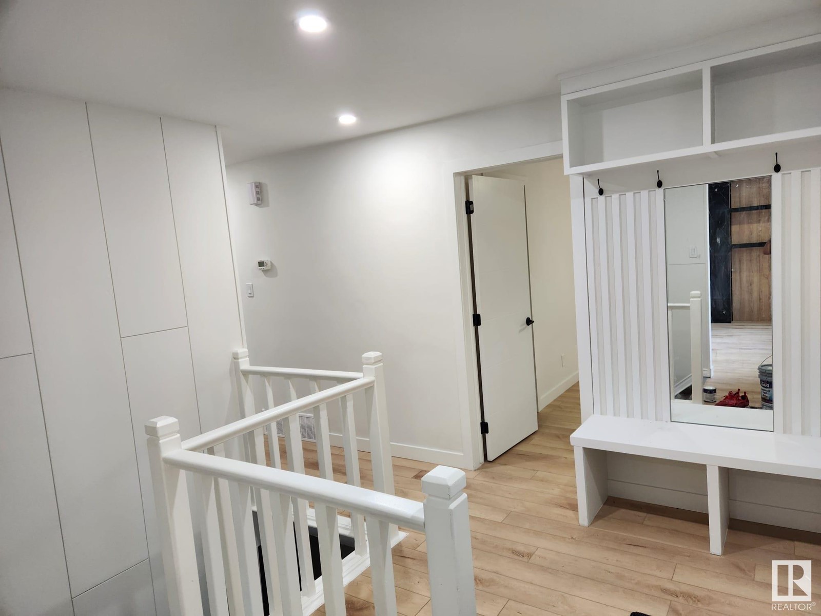 Property at 7407 92 AV NW image 3