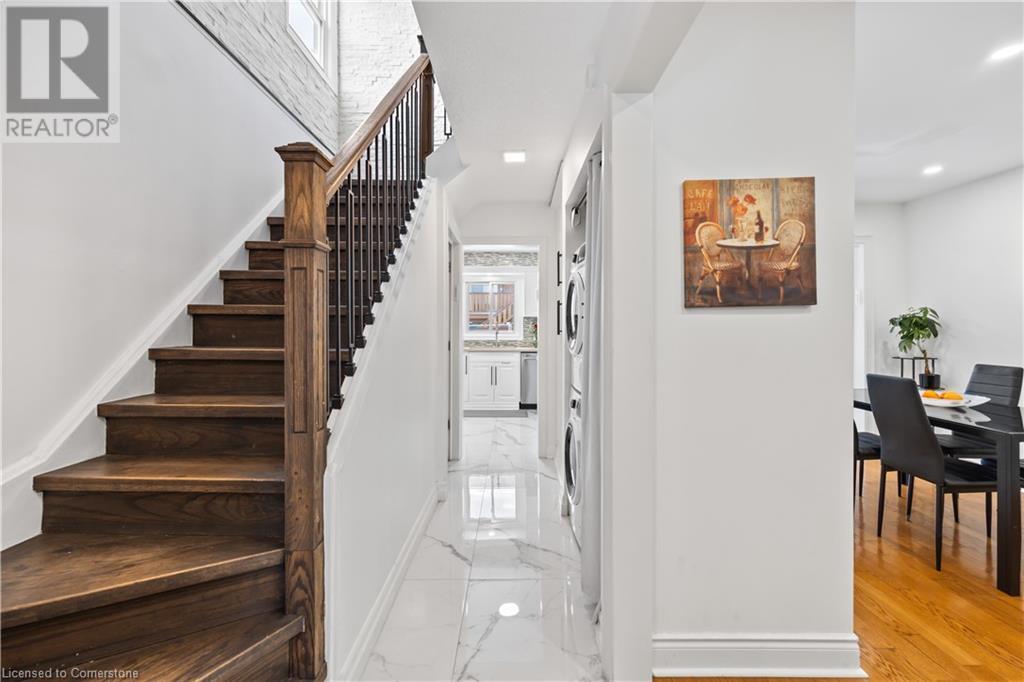 Property at 14 LAUREL VALLEY Court image 3