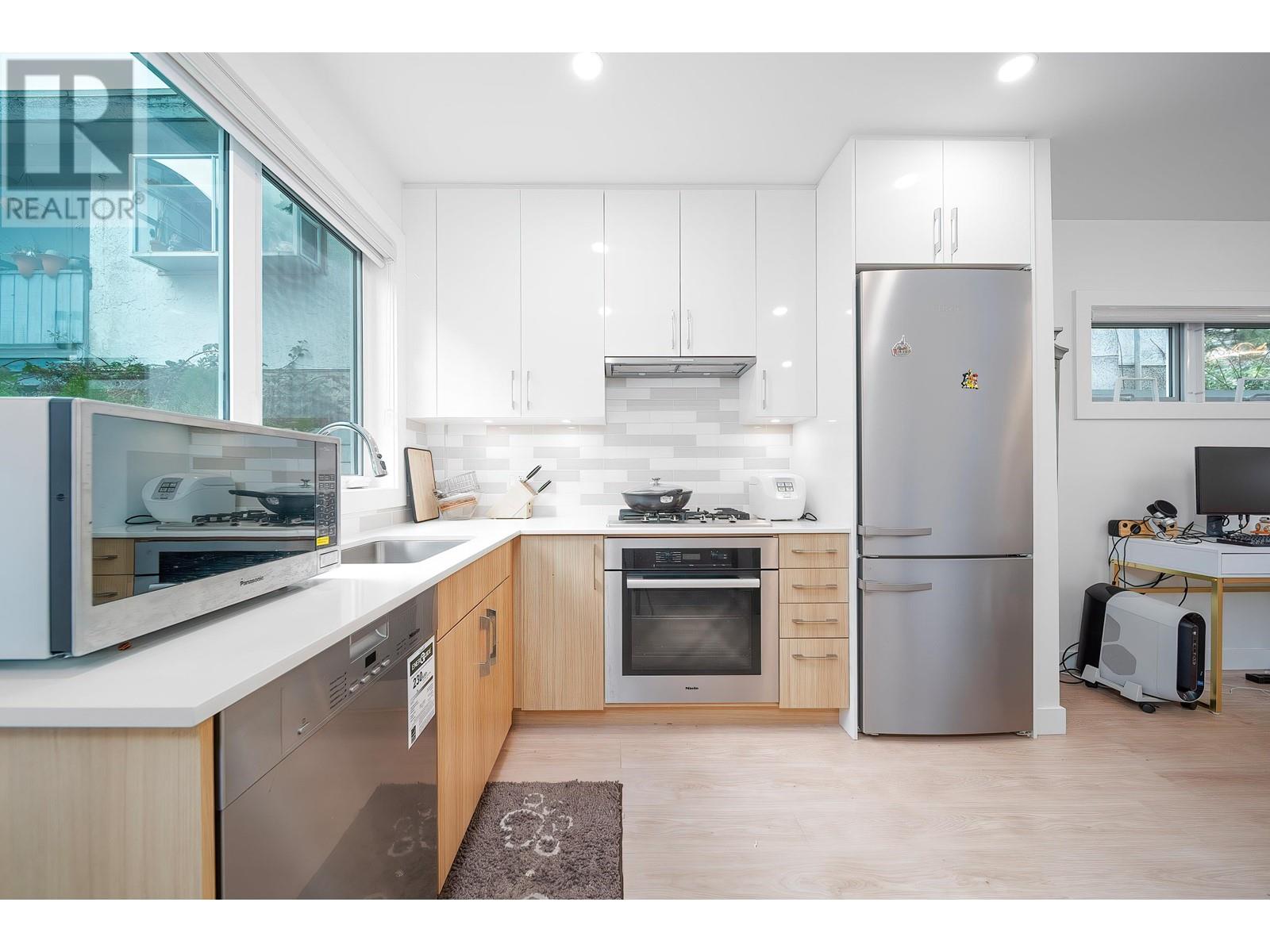 7871 French Street, Vancouver, British Columbia  V6P 4V8 - Photo 6 - R2970798