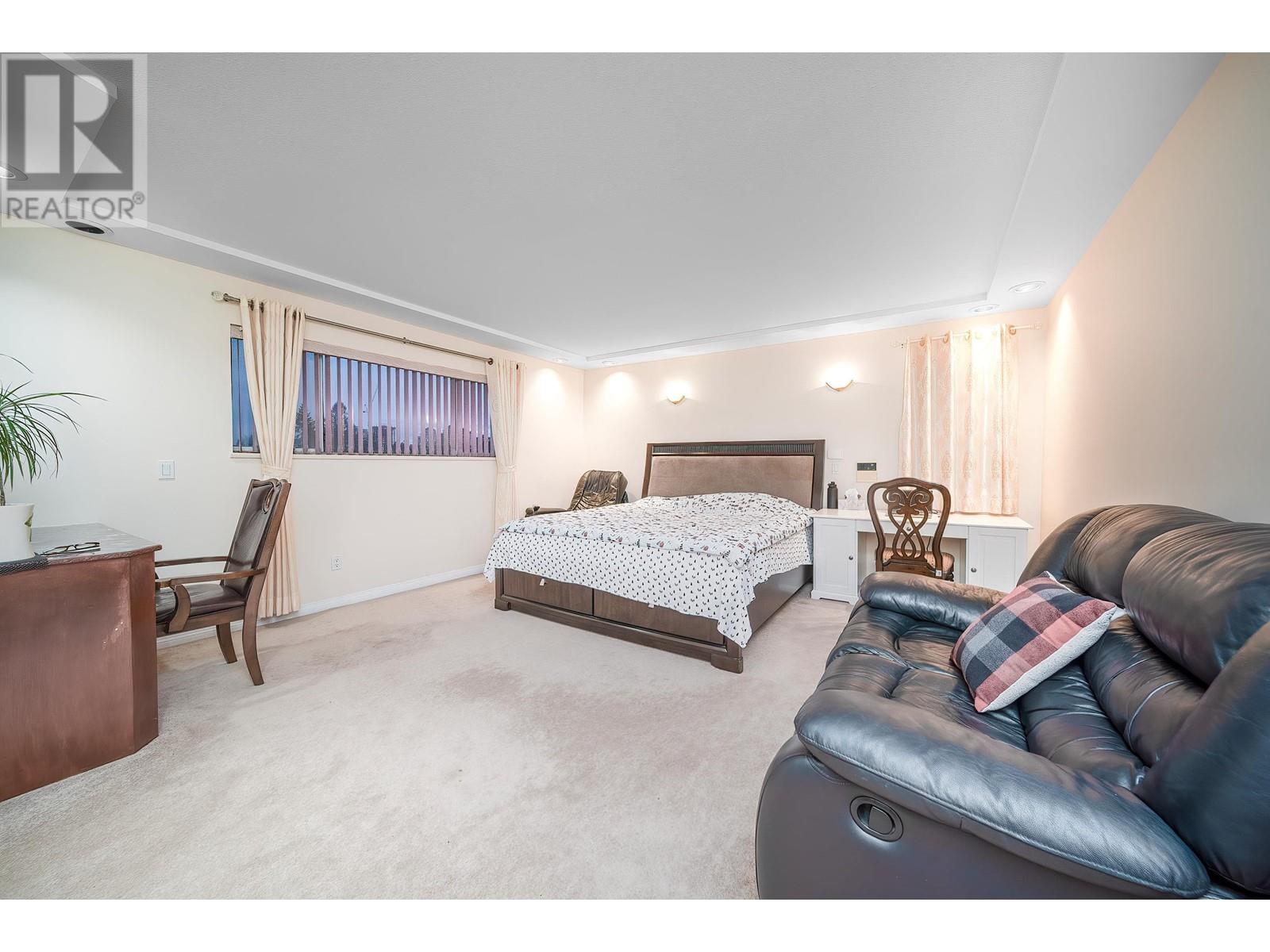 8030 11th Avenue, Burnaby, British Columbia  V3N 2N7 - Photo 11 - R2974354