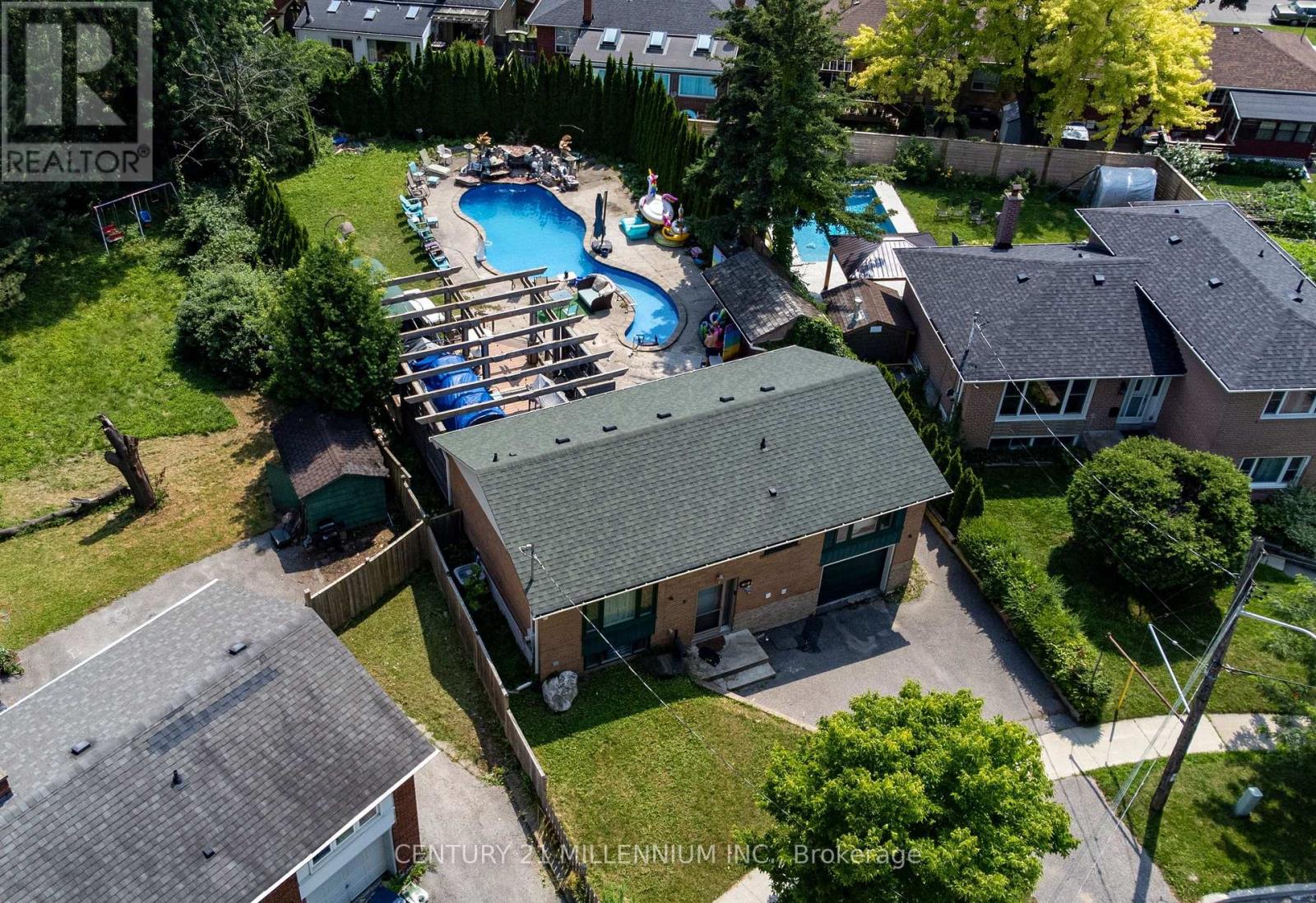 Property at 15 BENARY CRESCENT image 3