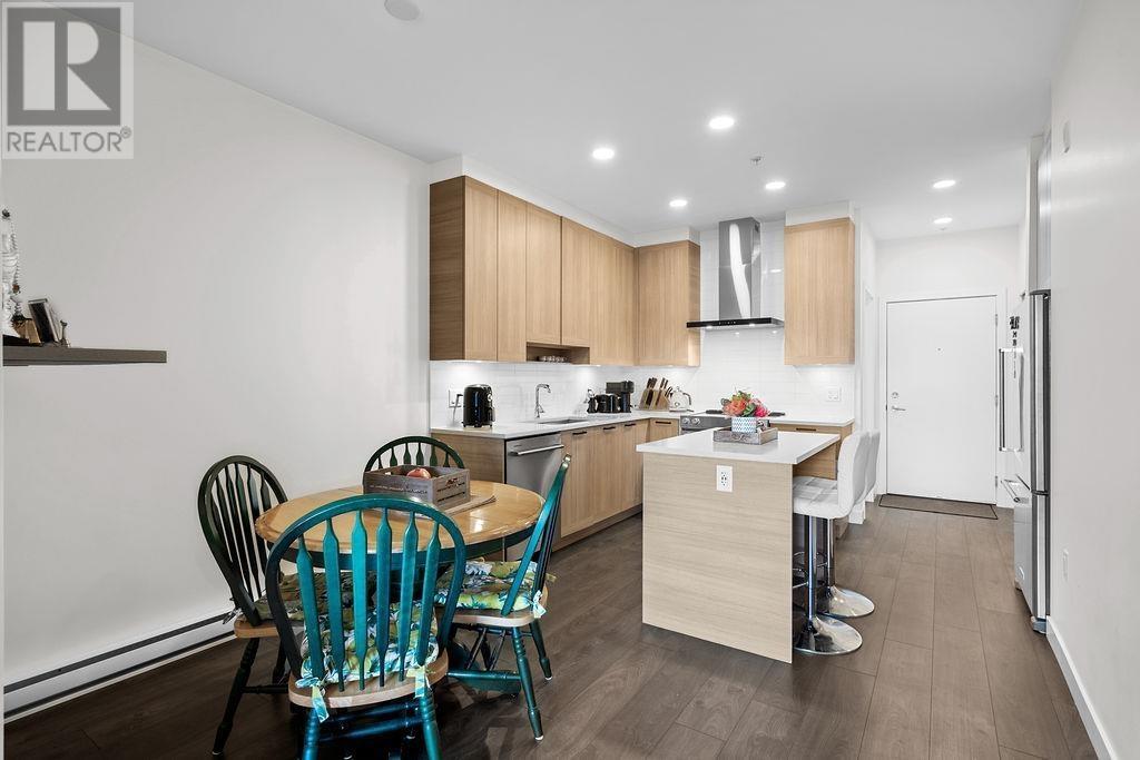 301 7169 14th Avenue, Burnaby, British Columbia  V3N 0H6 - Photo 11 - R2974209