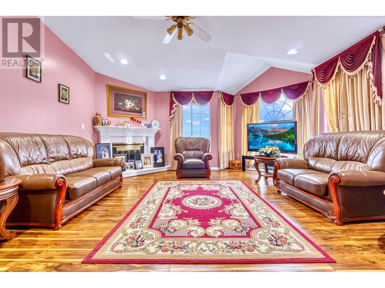 716 Crane Place, New Westminster, British Columbia  V3M 6P5 - Photo 8 - R2971735