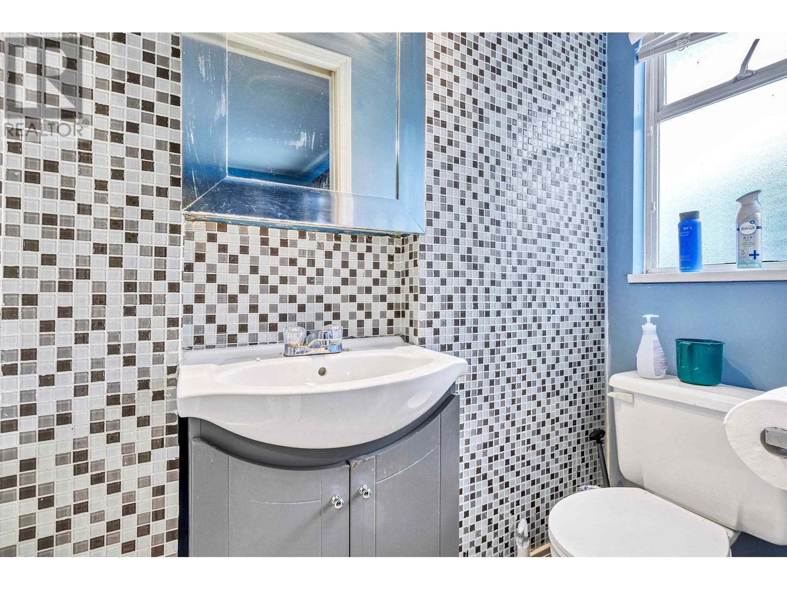 716 Crane Place, New Westminster, British Columbia  V3M 6P5 - Photo 22 - R2971735