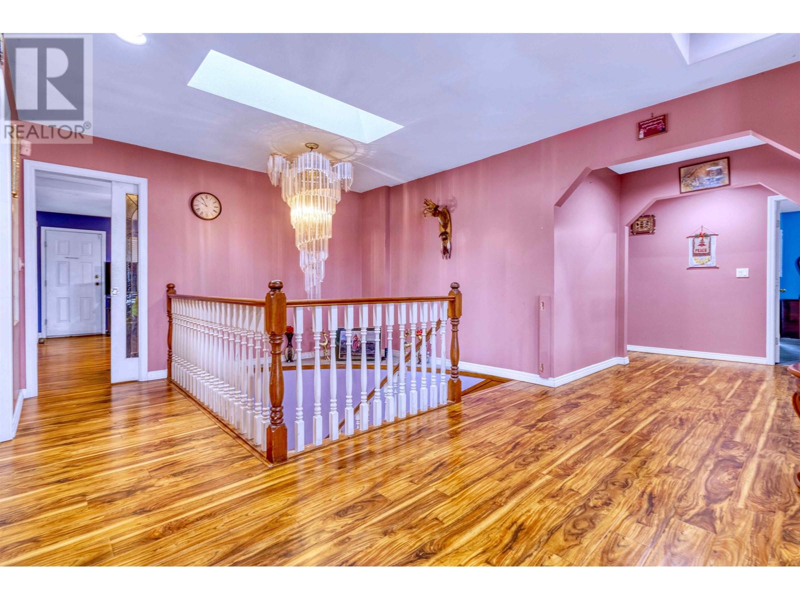 716 Crane Place, New Westminster, British Columbia  V3M 6P5 - Photo 6 - R2971735