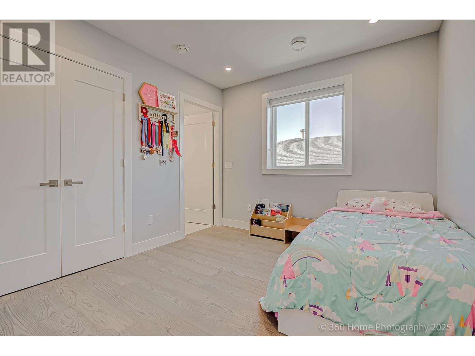 Listing Picture 17 of 33 : 2714 E 56TH AVENUE, Vancouver / 溫哥華 - 魯藝地產 Yvonne Lu Group - MLS Medallion Club Member