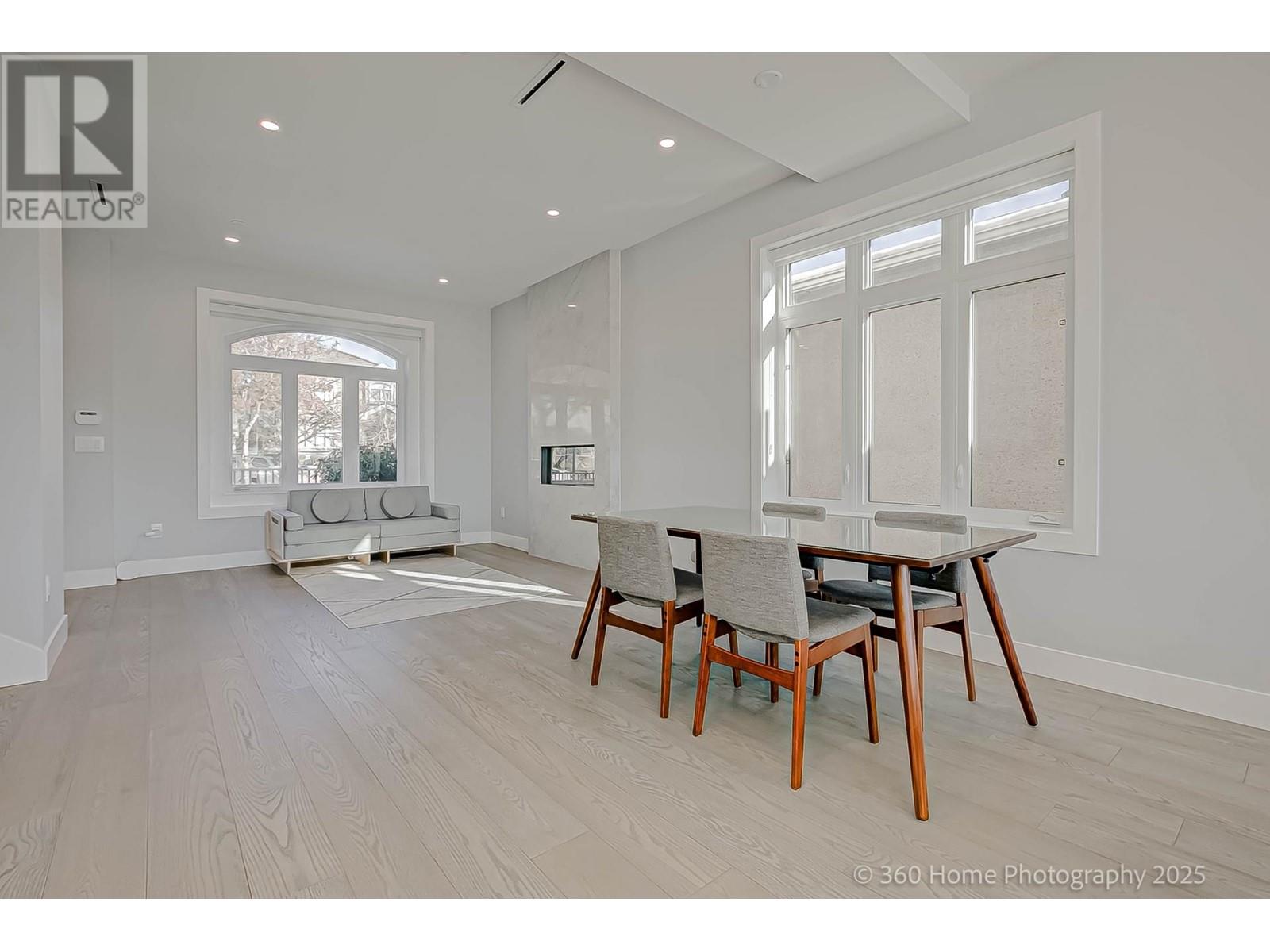 Listing Picture 5 of 33 : 2714 E 56TH AVENUE, Vancouver / 溫哥華 - 魯藝地產 Yvonne Lu Group - MLS Medallion Club Member