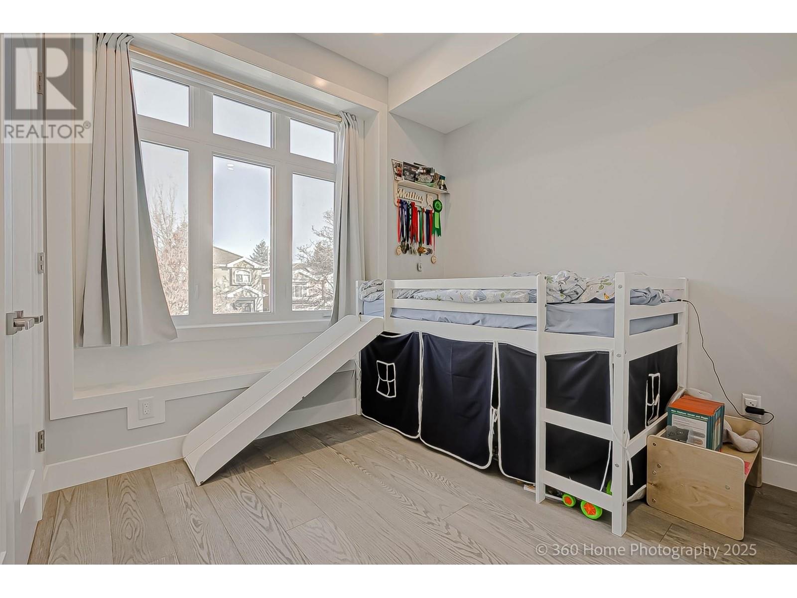 Listing Picture 19 of 33 : 2714 E 56TH AVENUE, Vancouver / 溫哥華 - 魯藝地產 Yvonne Lu Group - MLS Medallion Club Member