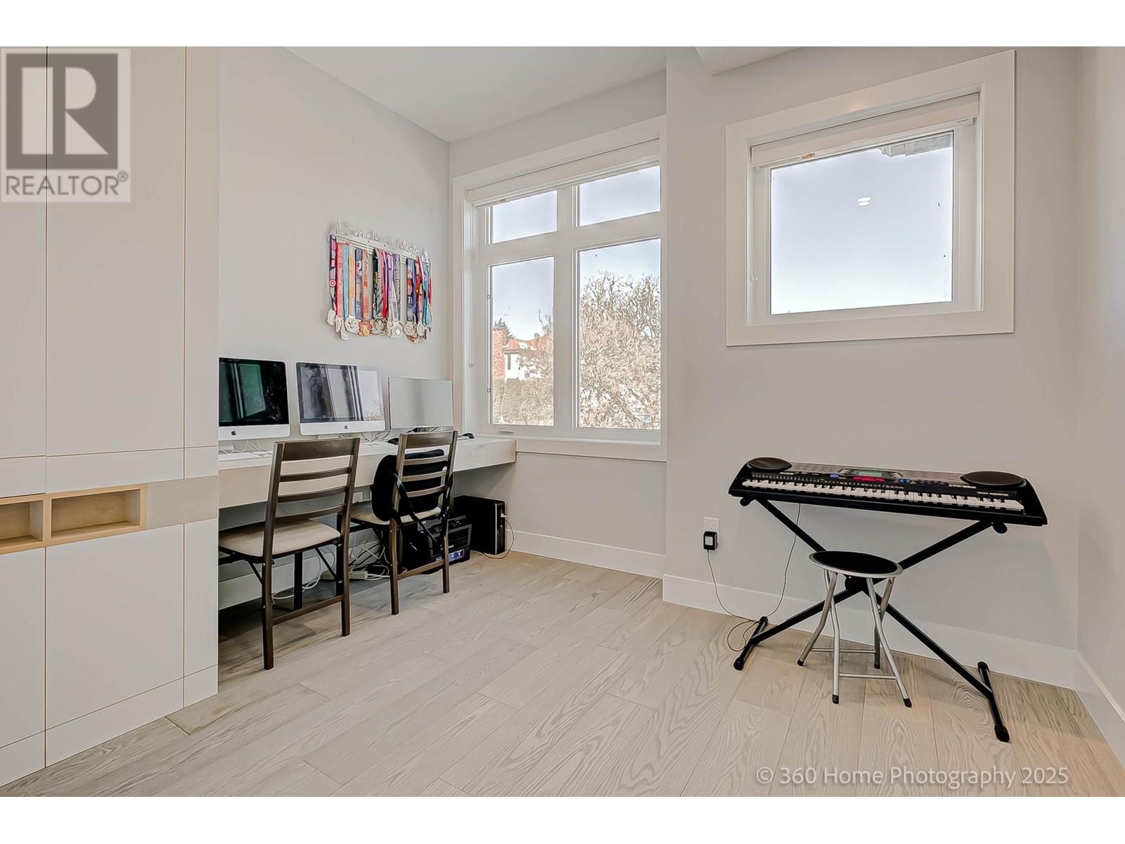 Listing Picture 20 of 33 : 2714 E 56TH AVENUE, Vancouver / 溫哥華 - 魯藝地產 Yvonne Lu Group - MLS Medallion Club Member