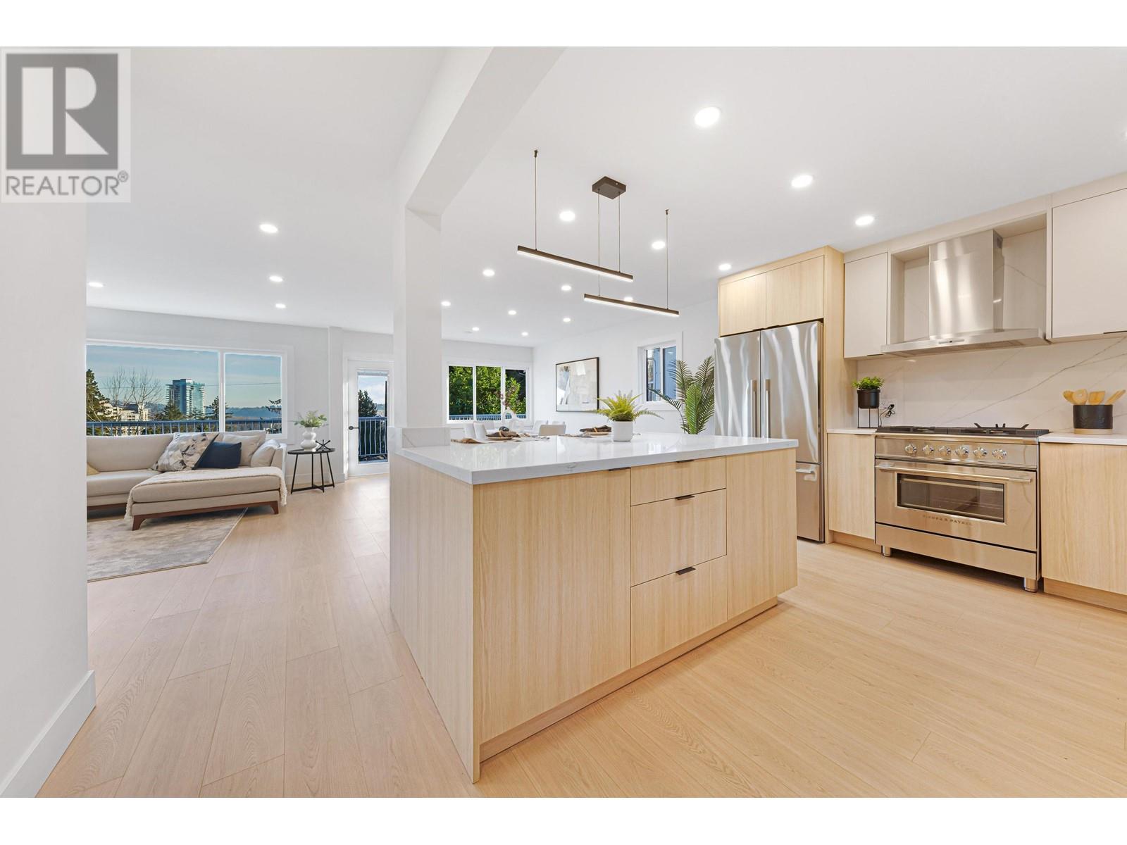 1225 Cloverley Street, North Vancouver, British Columbia  V7L 1N7 - Photo 7 - R2973771