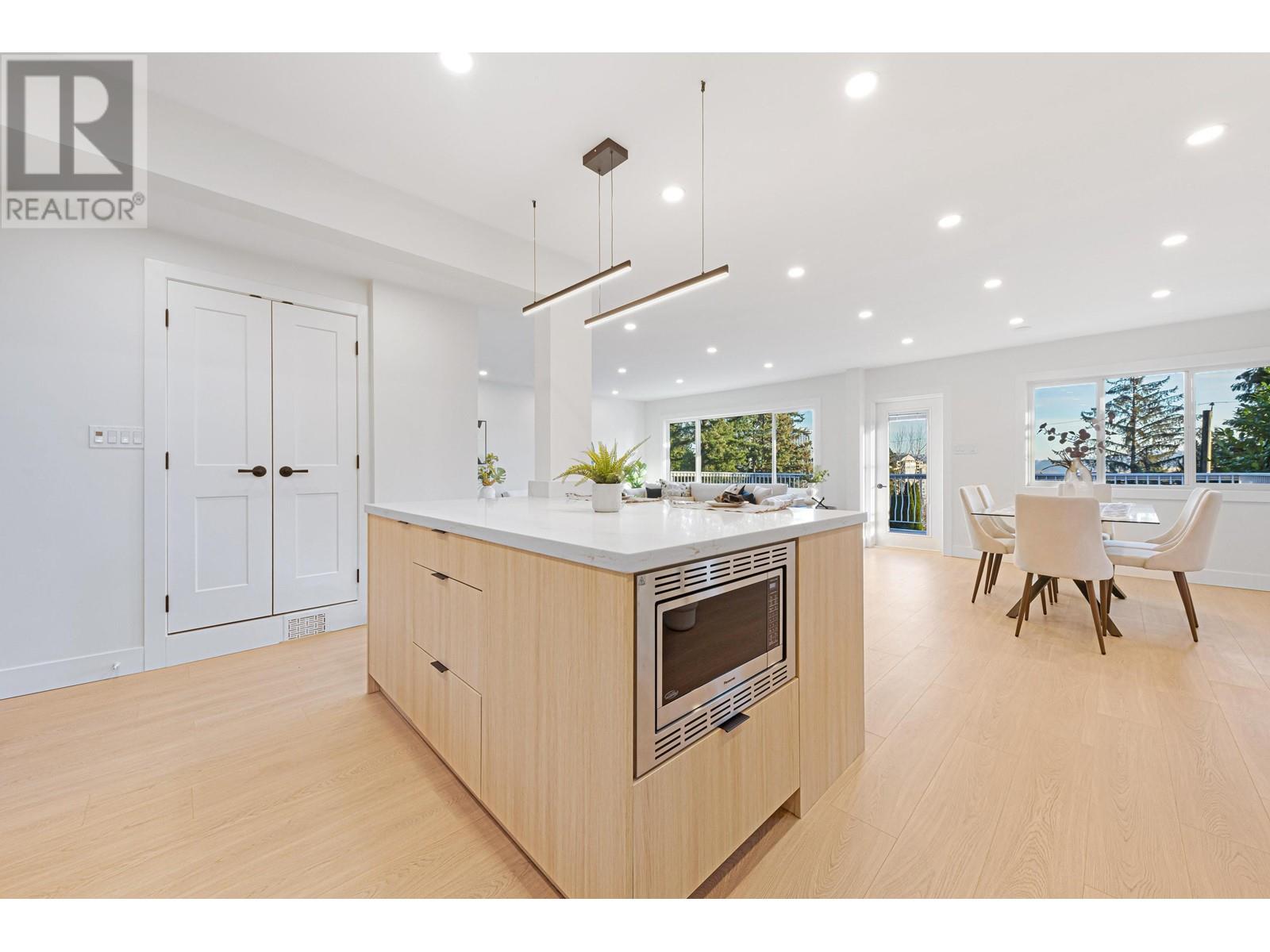 1225 Cloverley Street, North Vancouver, British Columbia  V7L 1N7 - Photo 9 - R2973771