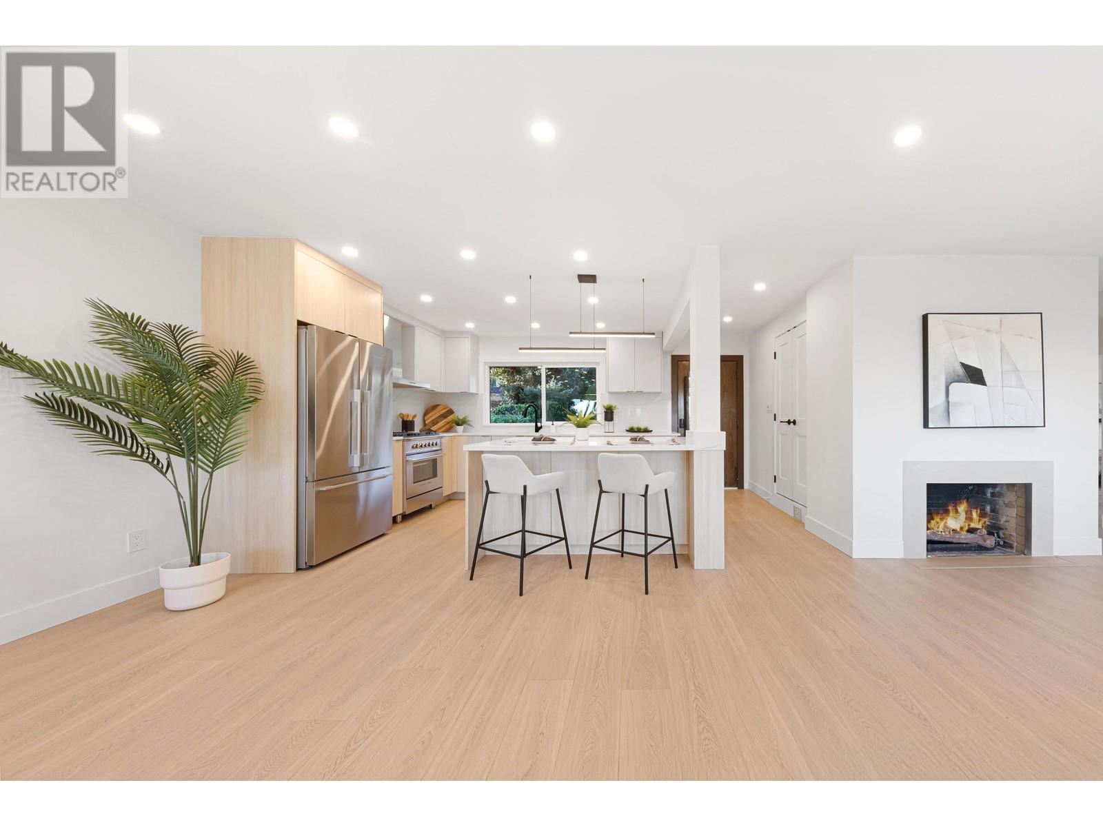 1225 Cloverley Street, North Vancouver, British Columbia  V7L 1N7 - Photo 5 - R2973771