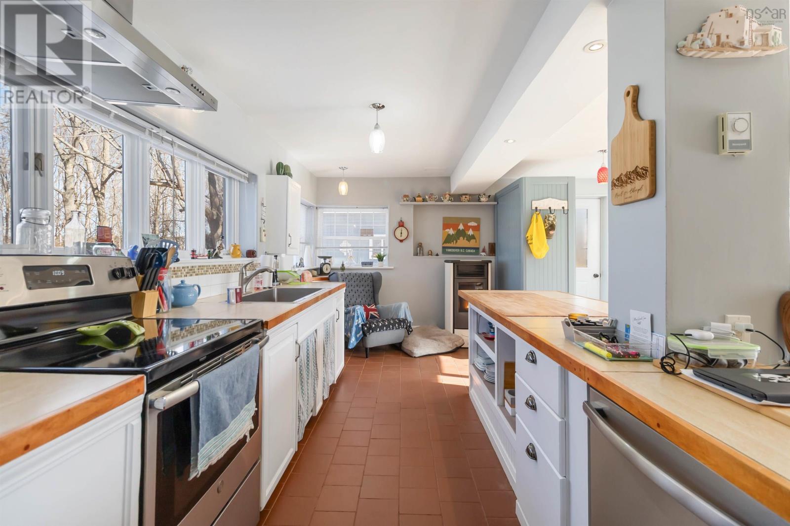 100 Elm Street, Bridgewater, Nova Scotia  B4V 2V4 - Photo 12 - 202504220