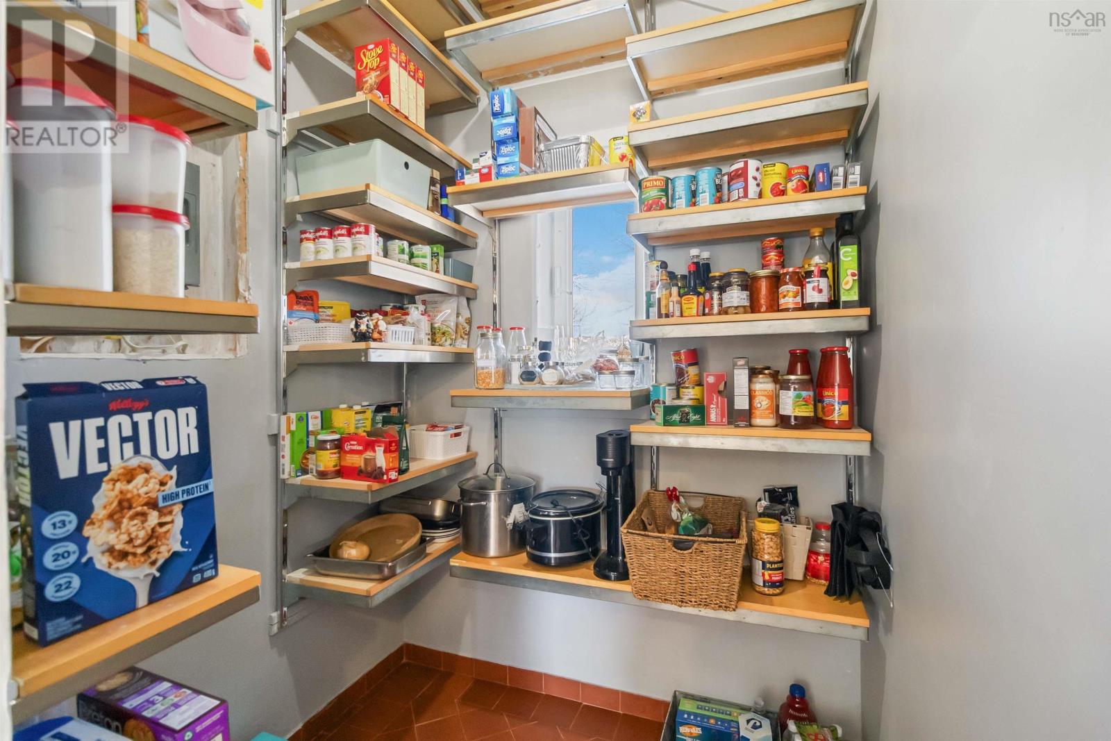 100 Elm Street, Bridgewater, Nova Scotia  B4V 2V4 - Photo 17 - 202504220