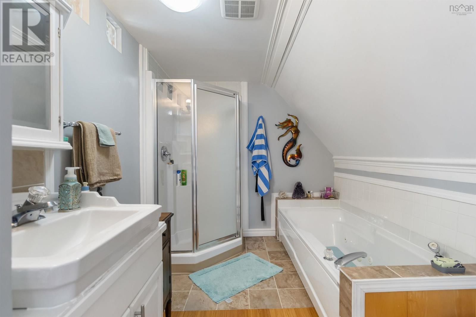 100 Elm Street, Bridgewater, Nova Scotia  B4V 2V4 - Photo 27 - 202504220