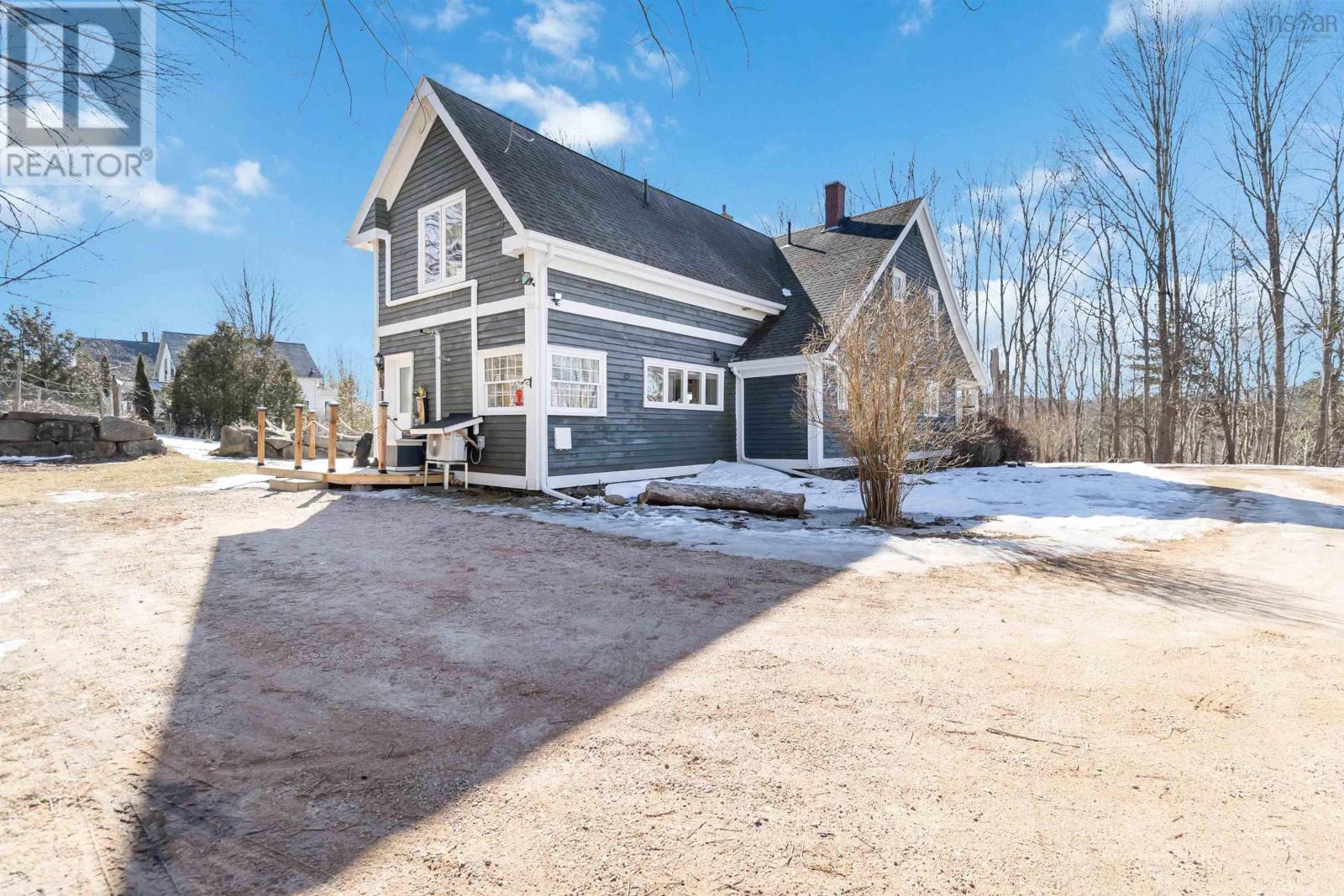 100 Elm Street, Bridgewater, Nova Scotia  B4V 2V4 - Photo 30 - 202504220