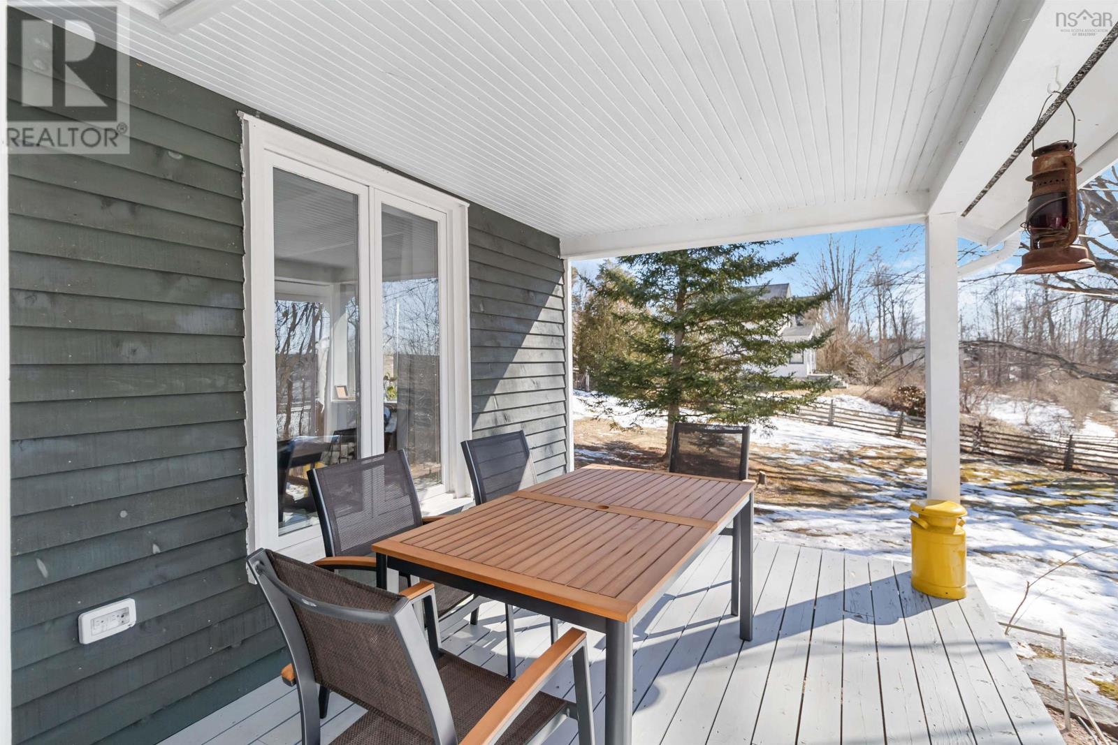 100 Elm Street, Bridgewater, Nova Scotia  B4V 2V4 - Photo 4 - 202504220