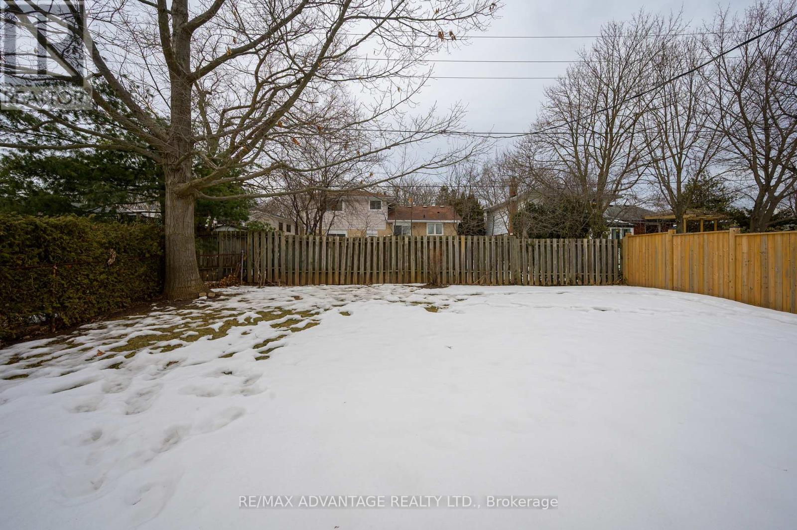 579 Galway Drive, Burlington, Ontario  L7L 2S6 - Photo 29 - W12003530