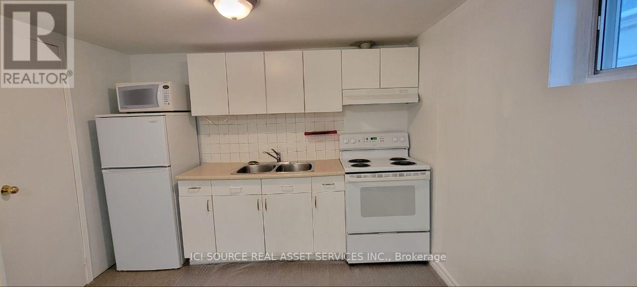 Bsmt - 66 Madawaska Avenue, Toronto (Newtonbrook East), Ontario  M2M 2R3 - Photo 4 - C12003567