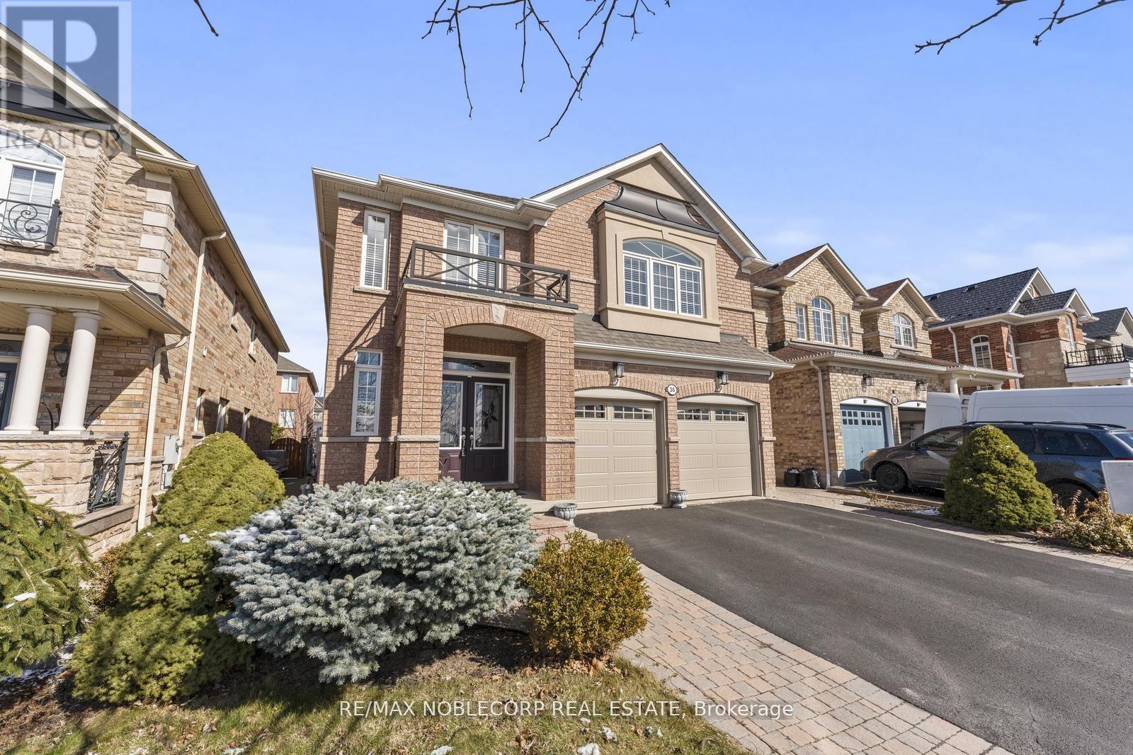 36 Venice Gate Drive, Vaughan, Ontario  L4H 0E7 - Photo 2 - N12003548