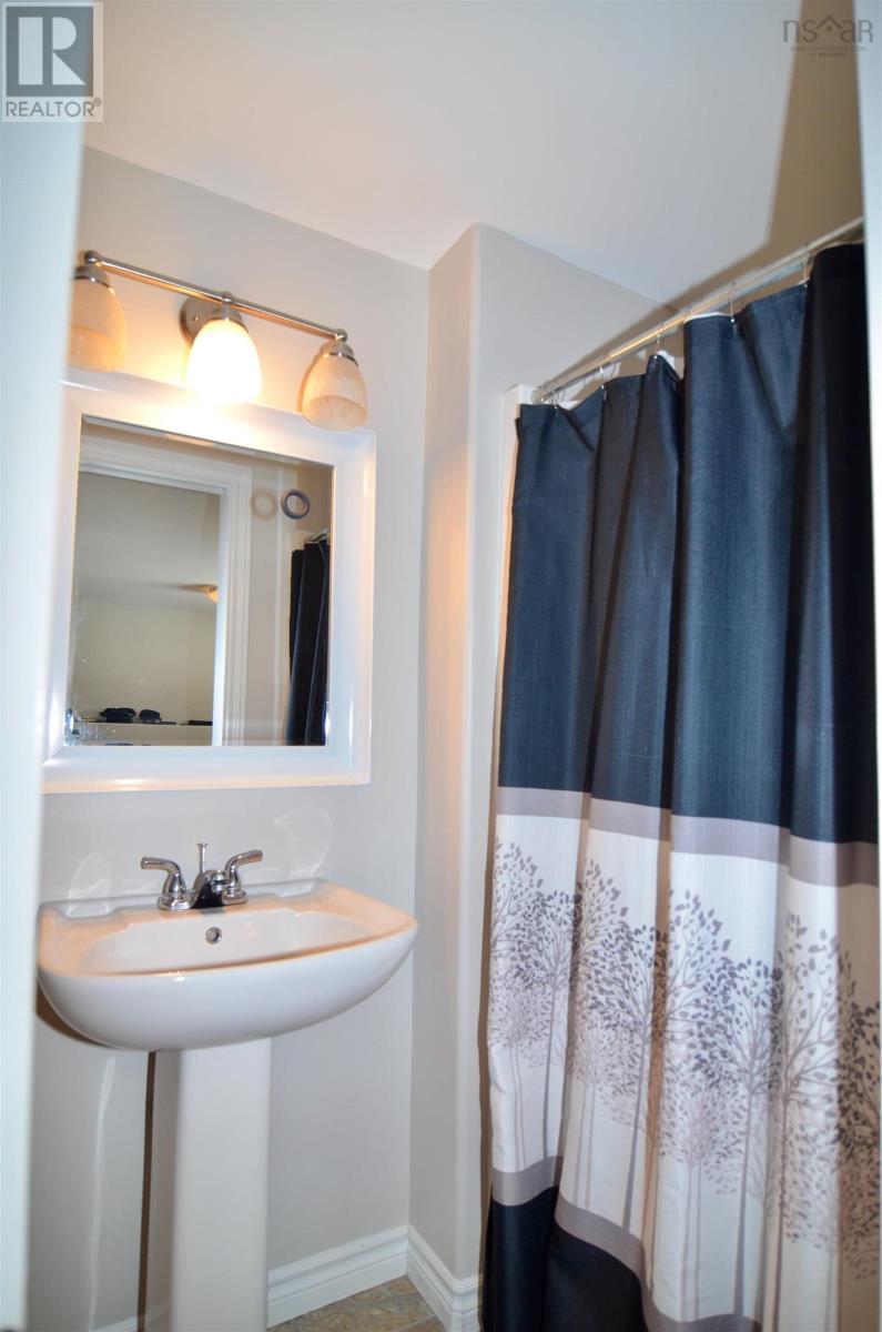 22 Lier Ridge, Halifax, Nova Scotia  B3P 0C7 - Photo 14 - 202504228