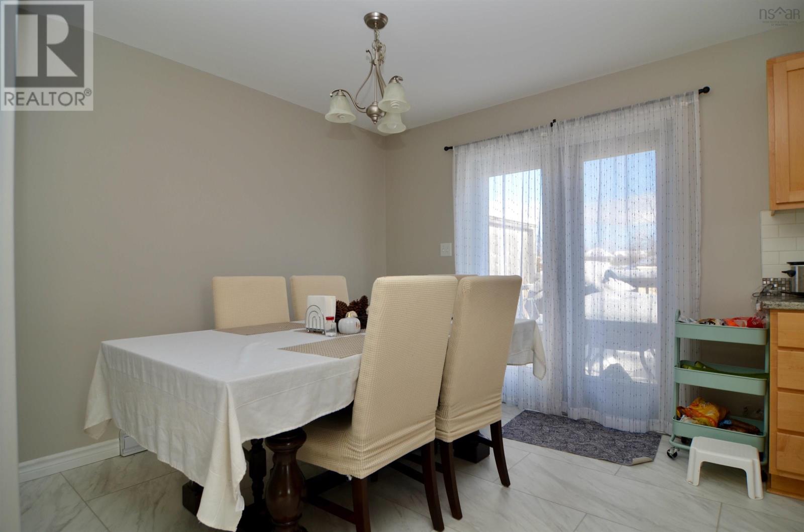 22 Lier Ridge, Halifax, Nova Scotia  B3P 0C7 - Photo 19 - 202504228