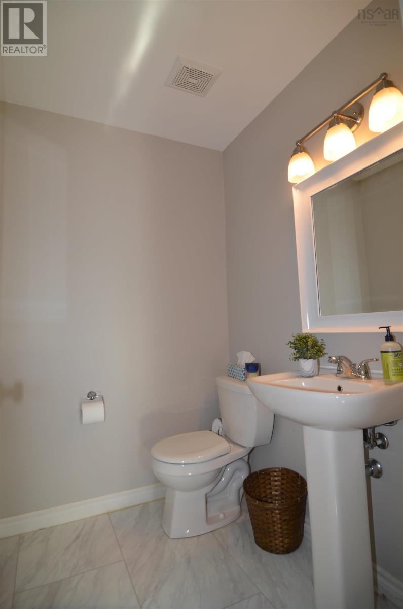 22 Lier Ridge, Halifax, Nova Scotia  B3P 0C7 - Photo 8 - 202504228
