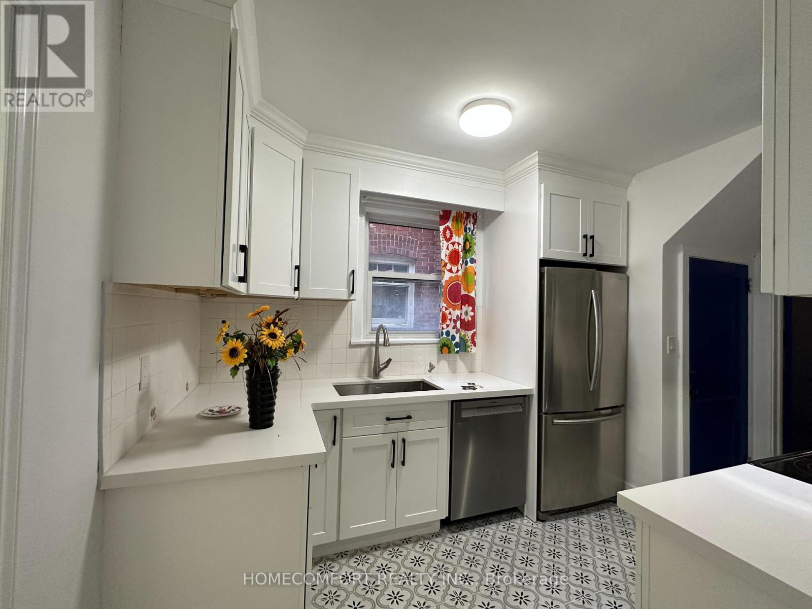 745 Millwood Road, Toronto, Ontario  M4G 1V7 - Photo 8 - C12003595