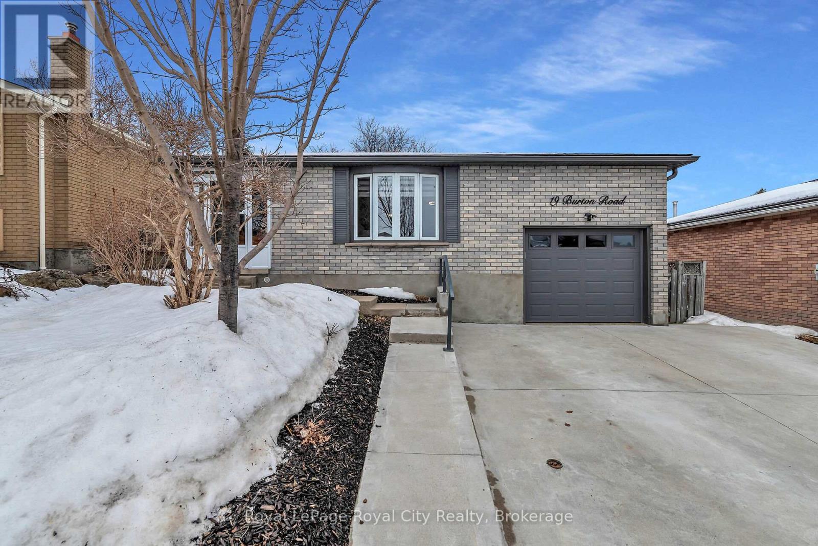 19 Burton Road, Guelph, Ontario  N1H 8A6 - Photo 2 - X12003680