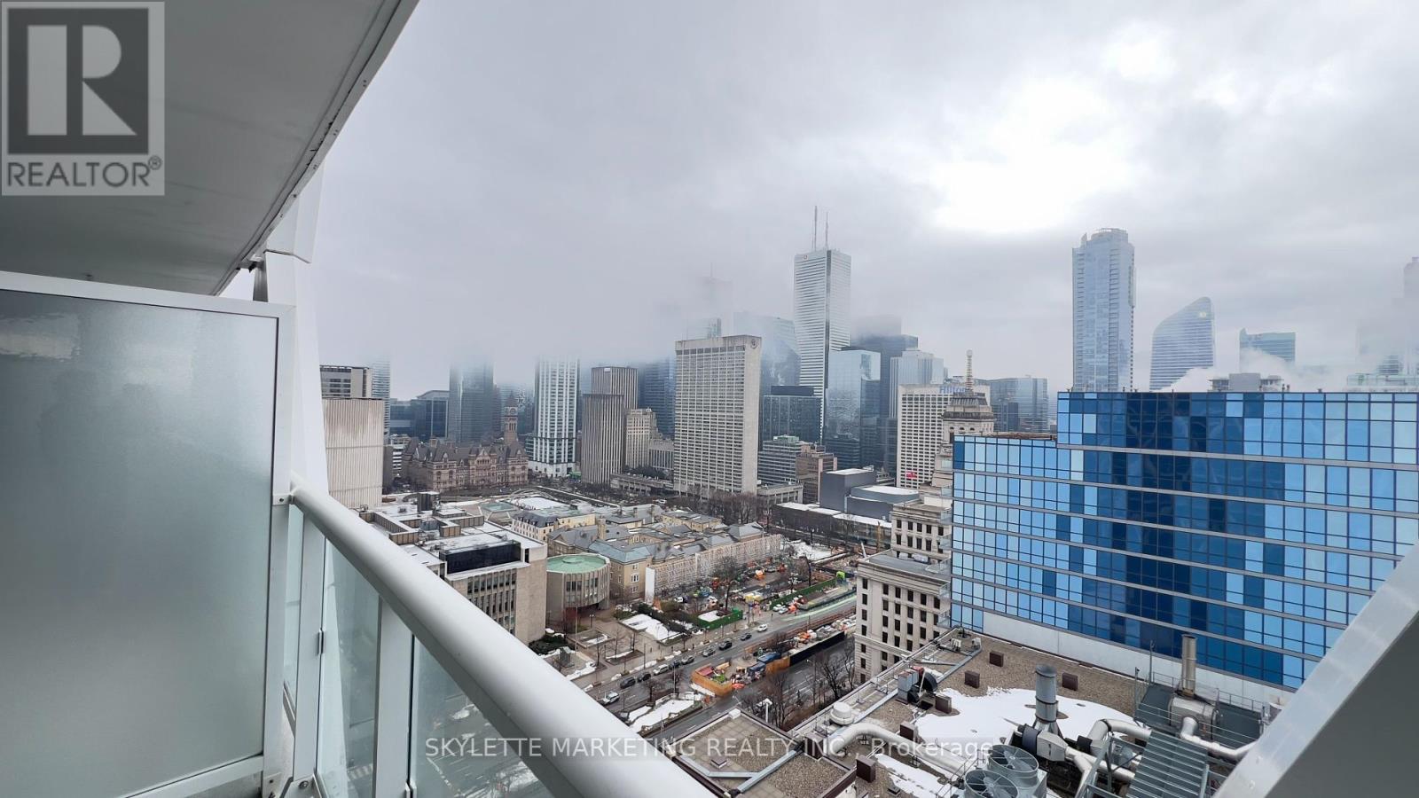 2417 - 230 Simcoe Street, Toronto, Ontario  M5T 1T4 - Photo 35 - C12003678