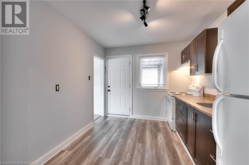 524 Krug Street, Kitchener, Ontario  N2B 1L6 - Photo 10 - 40703657