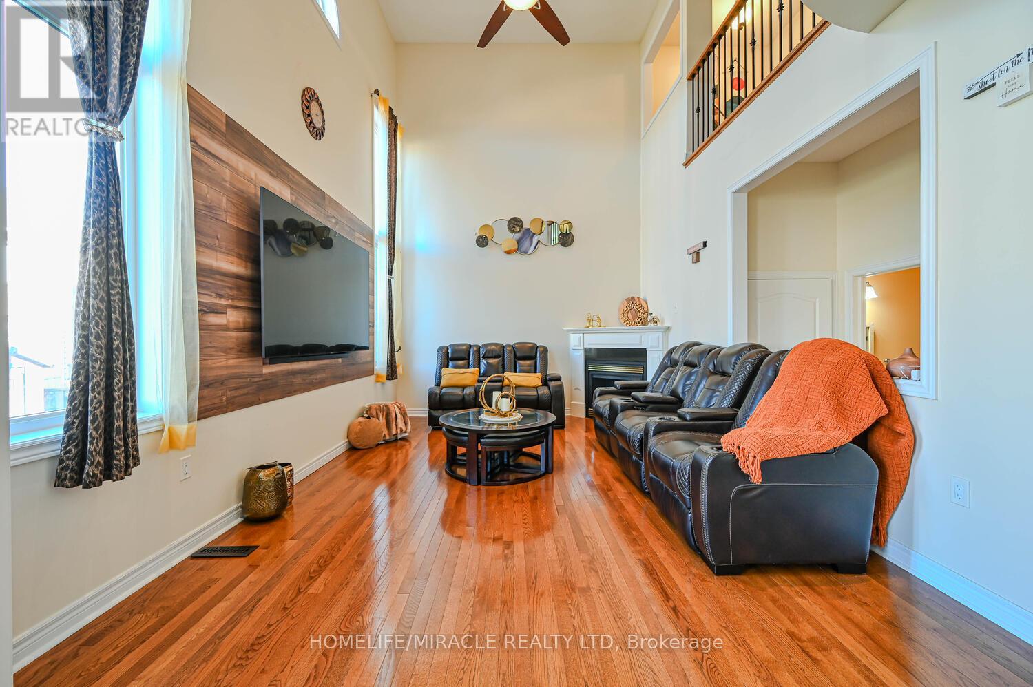 57 Moldovan Drive, Brampton, Ontario  L6R 0E4 - Photo 8 - W12003714