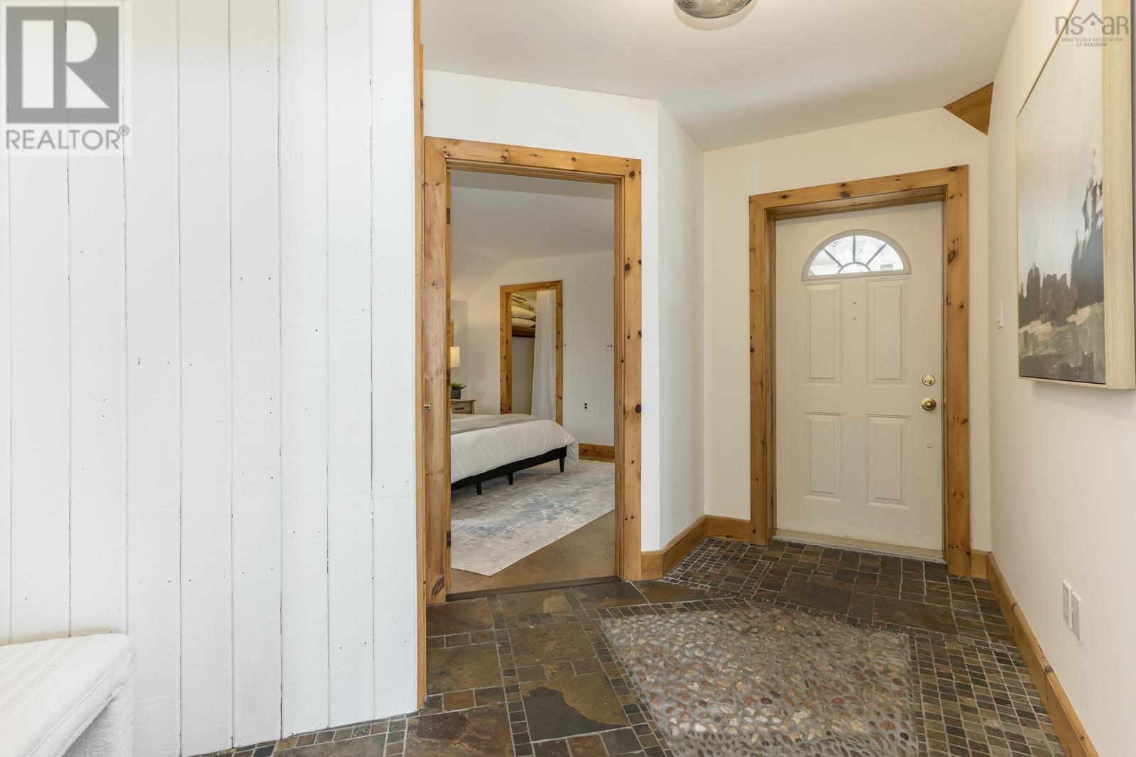 Property at 3078 Ostrea Lake Road image 5