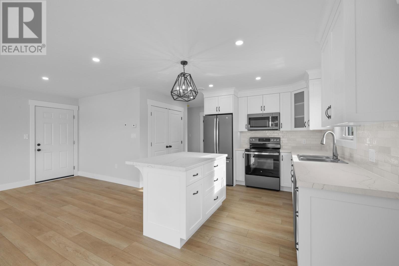 Property at 6/8 Sydney Way image 4