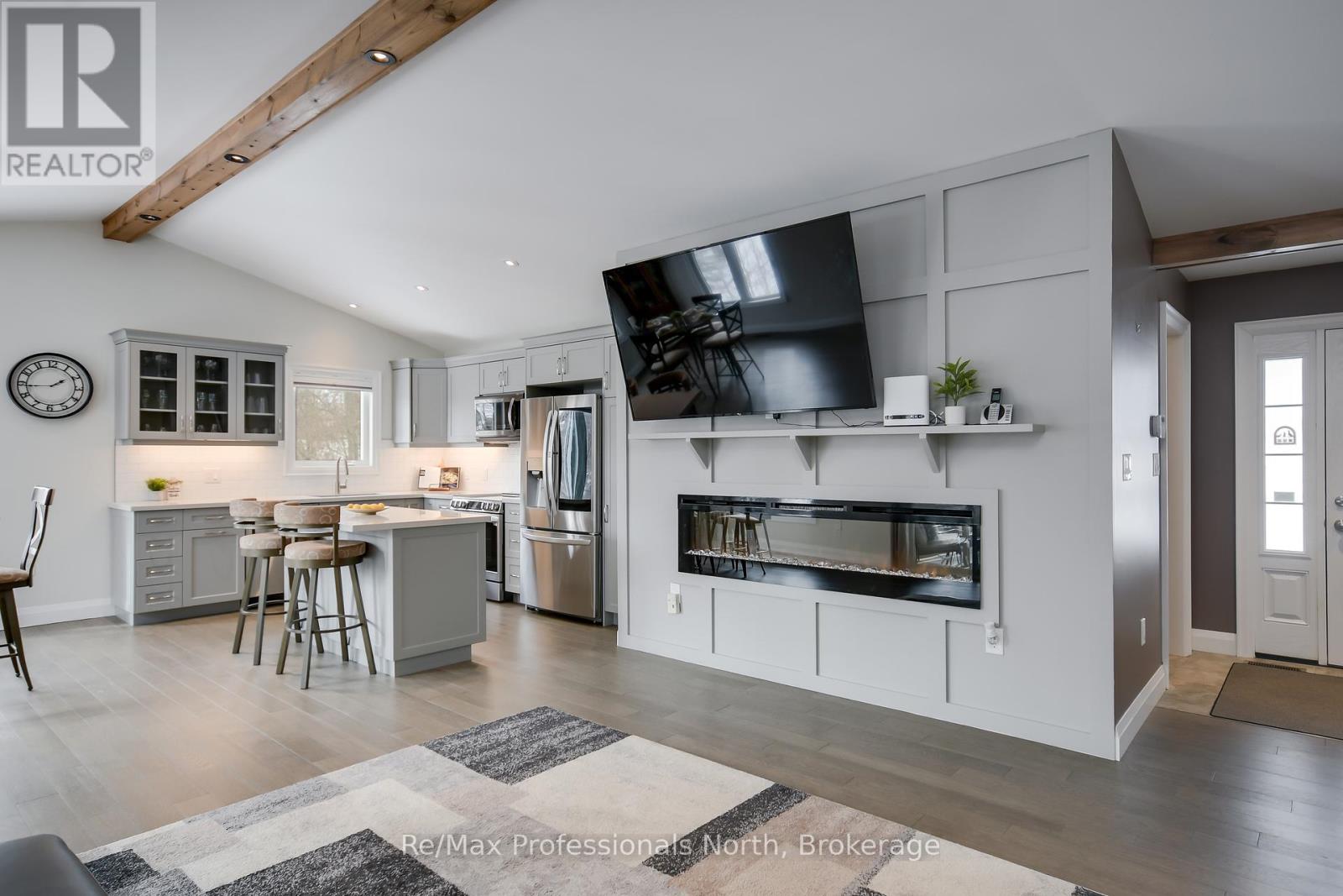 90 Ann Street, Bracebridge, Ontario  P1L 1M1 - Photo 6 - X12003802