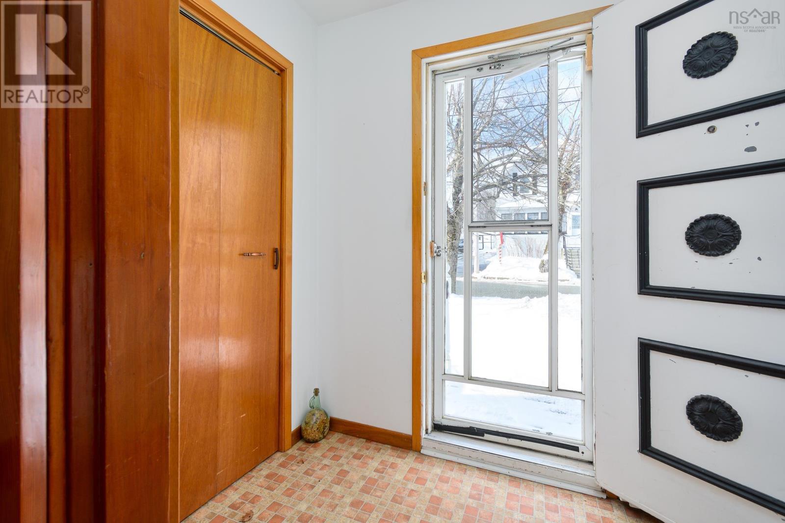 276 Columbia Street, Sydney, Nova Scotia  B1P 4J7 - Photo 4 - 202504269