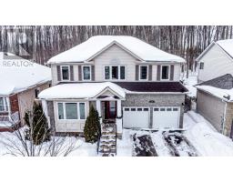 8 THRUSHWOOD DRIVE, Barrie, Ontario