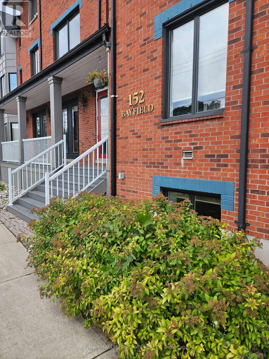 UNIT 300 - 152 BAYFIELD STREET, Barrie, Ontario