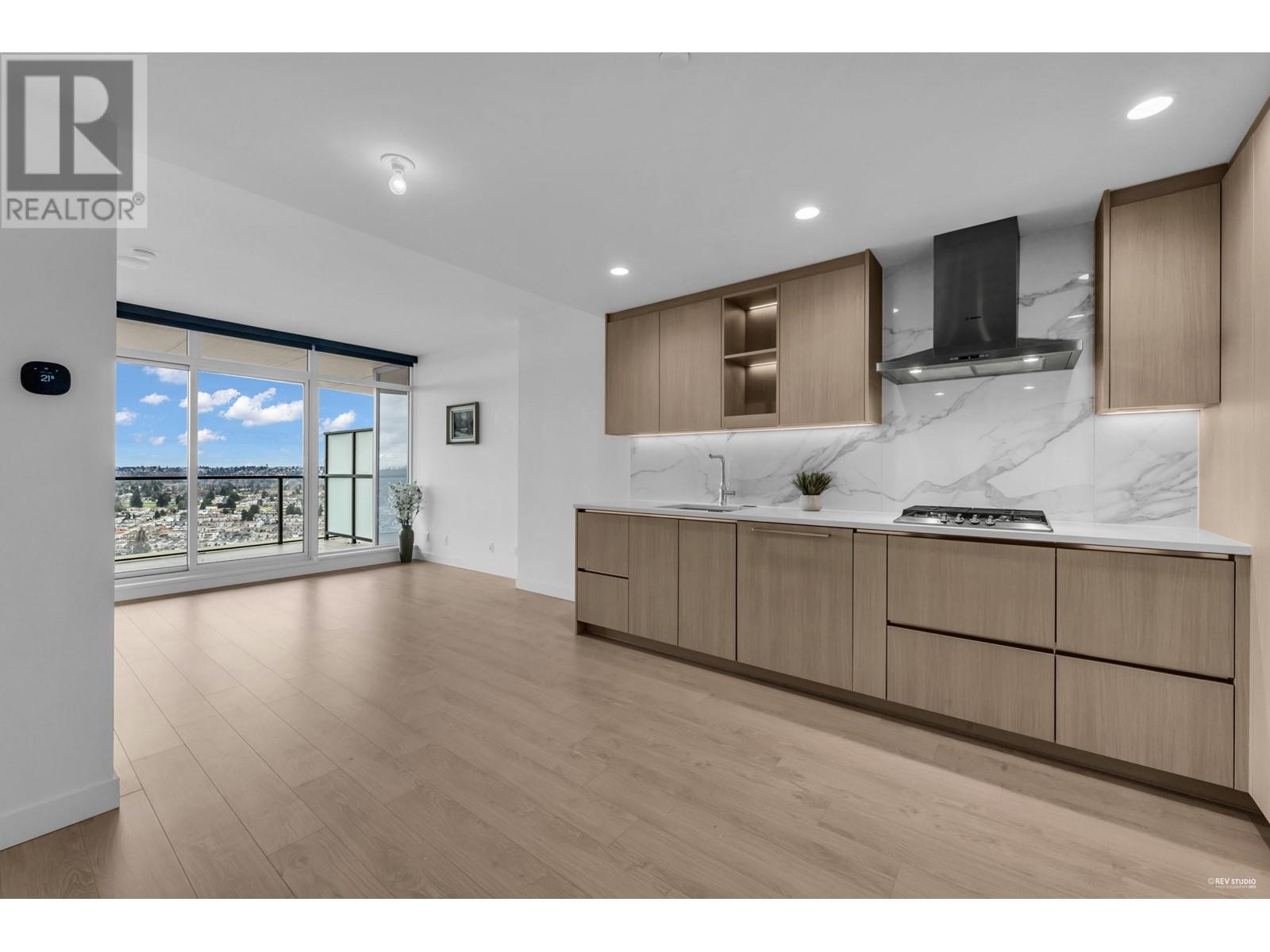 Listing Picture 2 of 31 : 3310 4890 LOUGHEED HIGHWAY, Burnaby / 本拿比 - 魯藝地產 Yvonne Lu Group - MLS Medallion Club Member