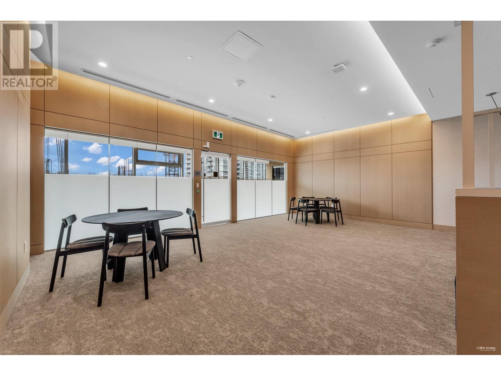 Listing Picture 28 of 31 : 3310 4890 LOUGHEED HIGHWAY, Burnaby / 本拿比 - 魯藝地產 Yvonne Lu Group - MLS Medallion Club Member