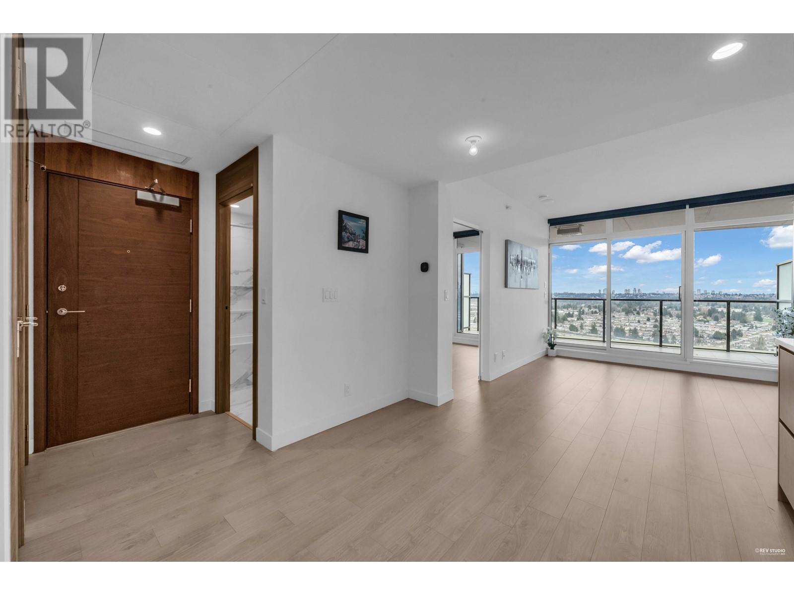 Listing Picture 4 of 31 : 3310 4890 LOUGHEED HIGHWAY, Burnaby / 本拿比 - 魯藝地產 Yvonne Lu Group - MLS Medallion Club Member