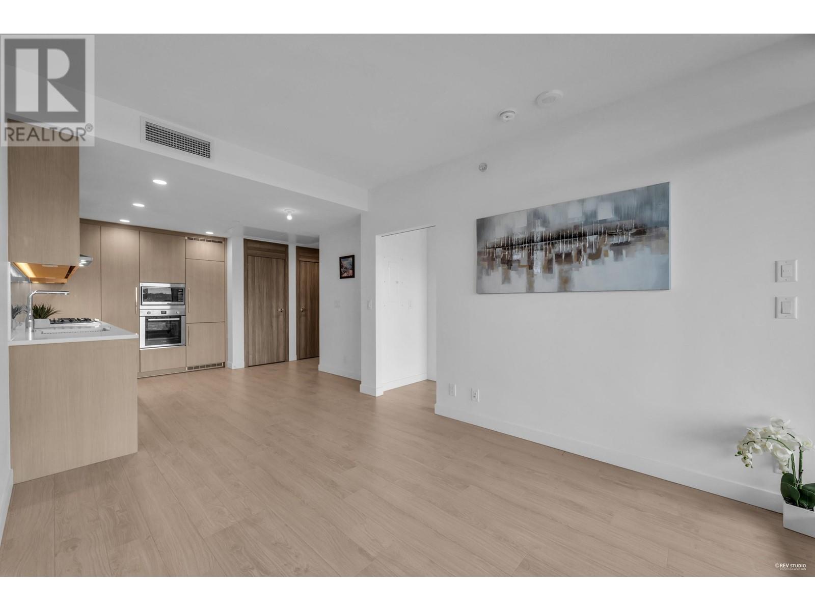 Listing Picture 6 of 31 : 3310 4890 LOUGHEED HIGHWAY, Burnaby / 本拿比 - 魯藝地產 Yvonne Lu Group - MLS Medallion Club Member
