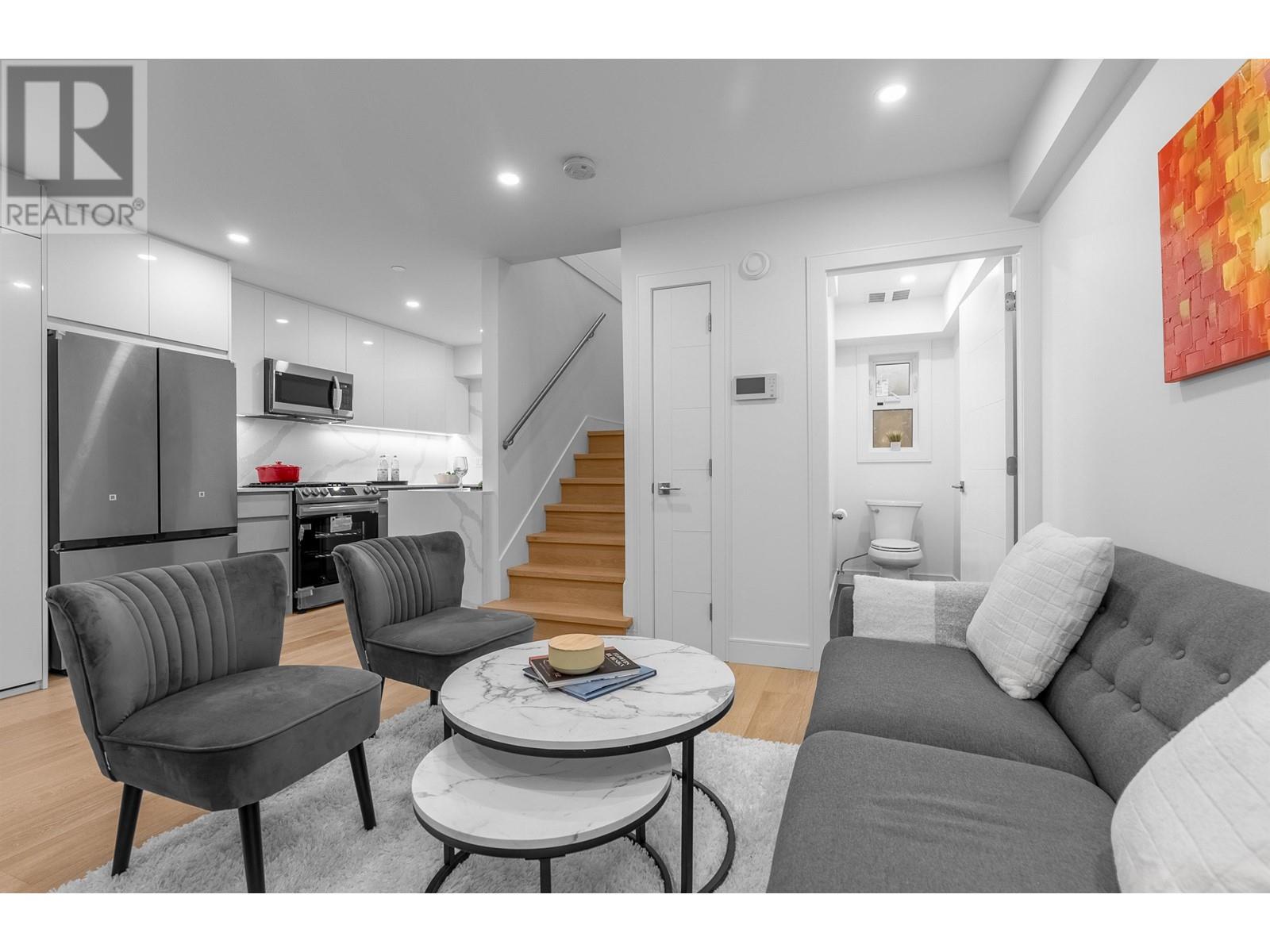 Listing Picture 10 of 36 : 3513 TRIUMPH STREET, Vancouver / 溫哥華 - 魯藝地產 Yvonne Lu Group - MLS Medallion Club Member