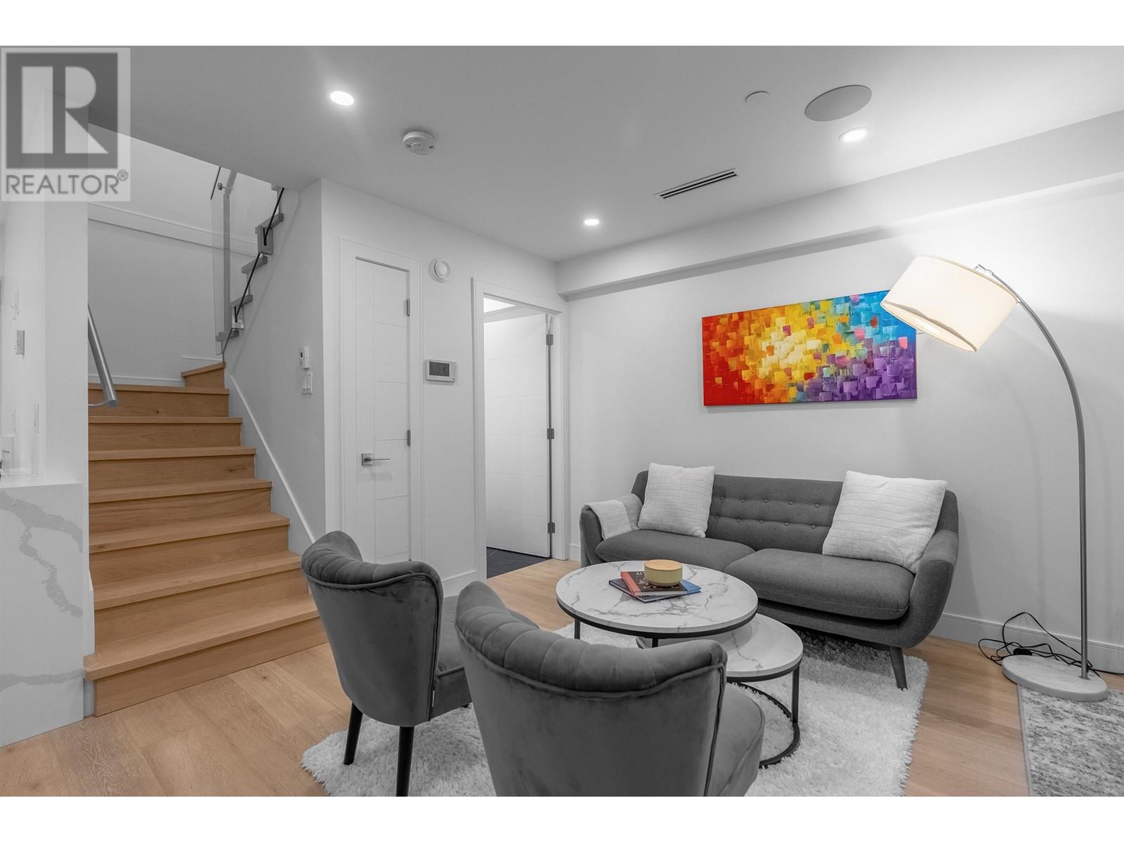 Listing Picture 12 of 36 : 3513 TRIUMPH STREET, Vancouver / 溫哥華 - 魯藝地產 Yvonne Lu Group - MLS Medallion Club Member