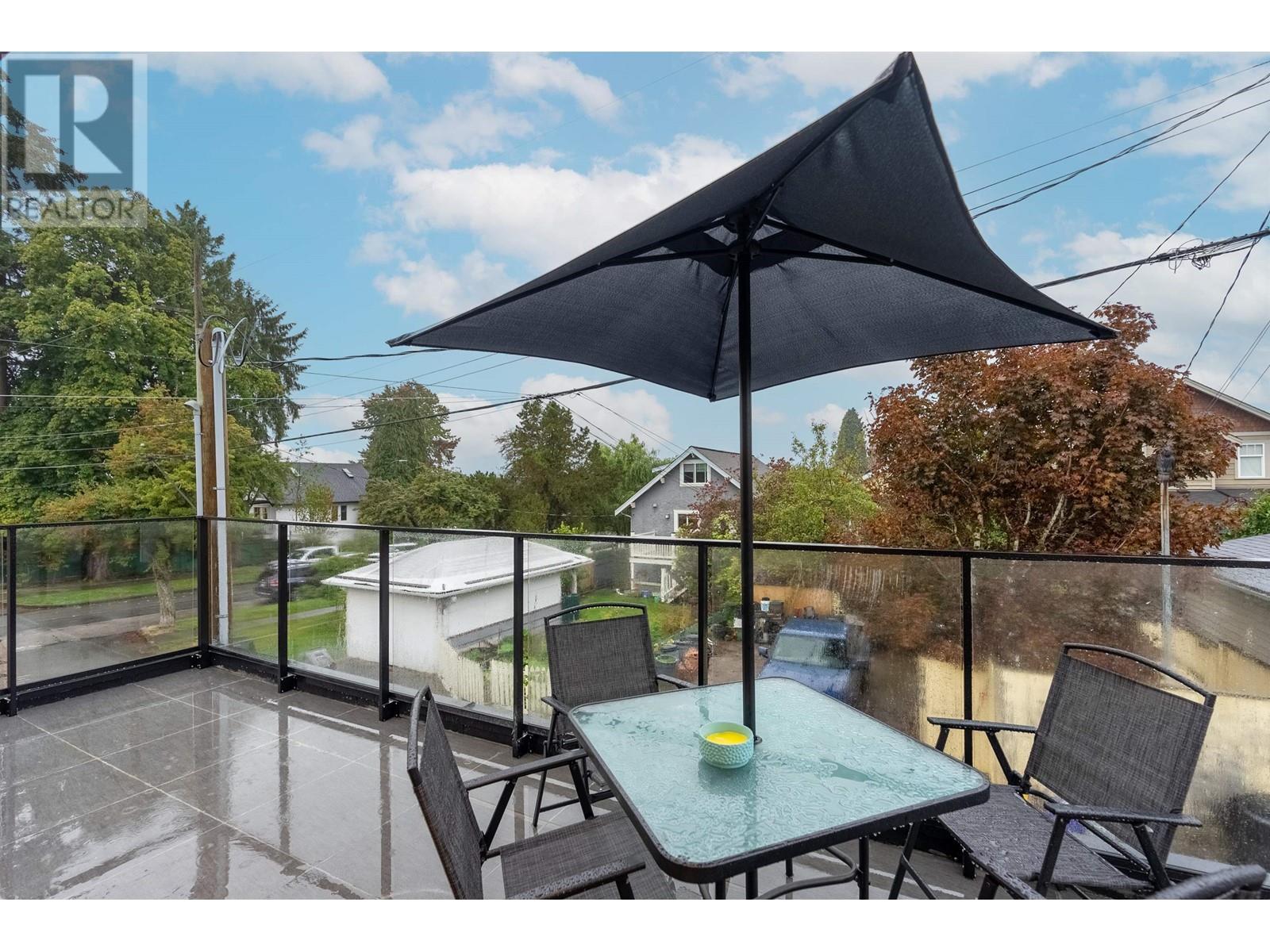 Listing Picture 23 of 36 : 3513 TRIUMPH STREET, Vancouver / 溫哥華 - 魯藝地產 Yvonne Lu Group - MLS Medallion Club Member