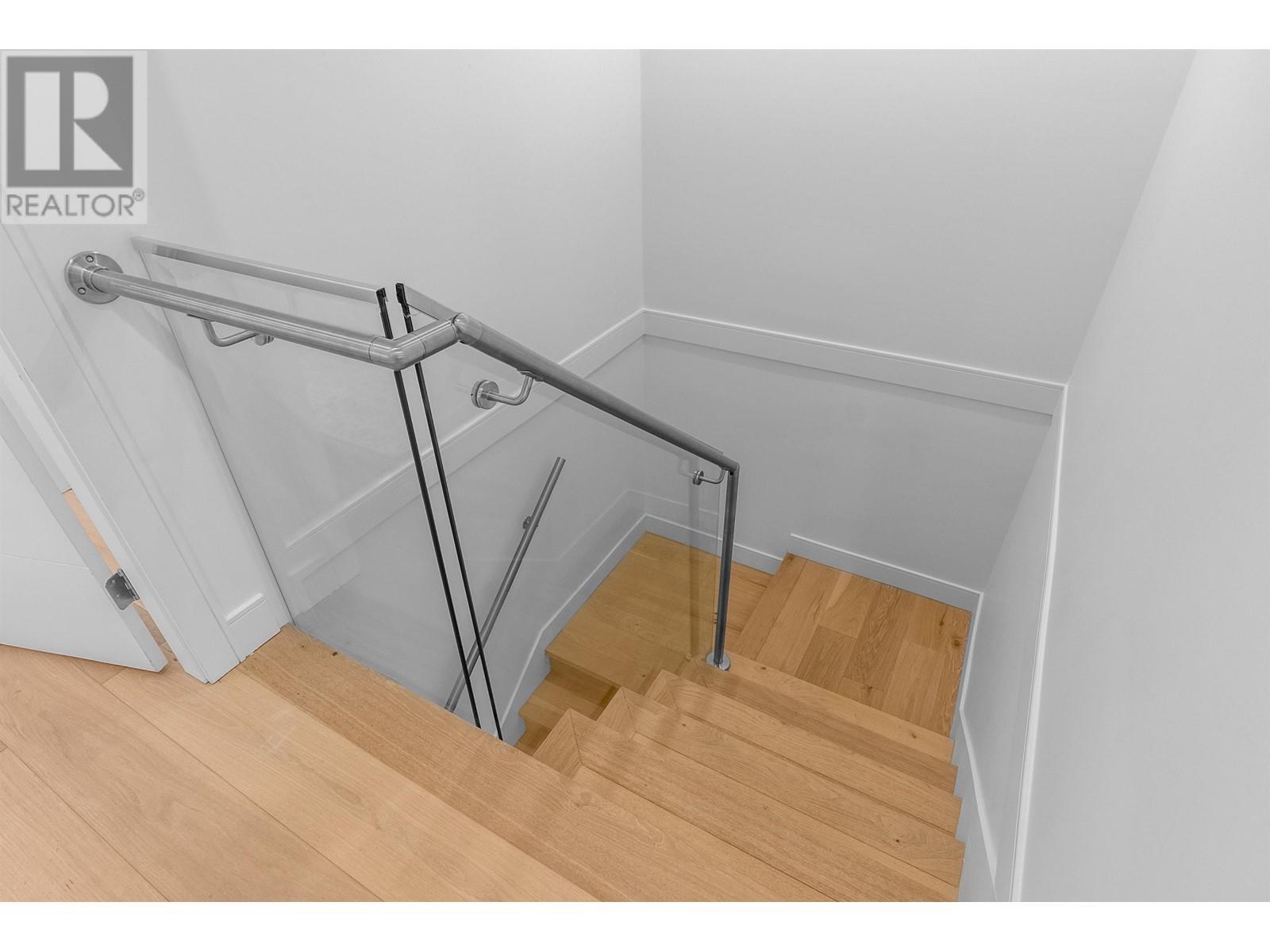 Listing Picture 30 of 36 : 3513 TRIUMPH STREET, Vancouver / 溫哥華 - 魯藝地產 Yvonne Lu Group - MLS Medallion Club Member