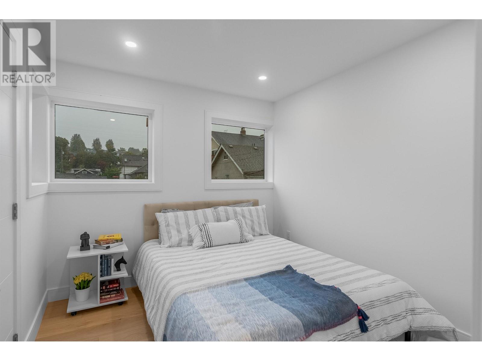 Listing Picture 31 of 36 : 3513 TRIUMPH STREET, Vancouver / 溫哥華 - 魯藝地產 Yvonne Lu Group - MLS Medallion Club Member